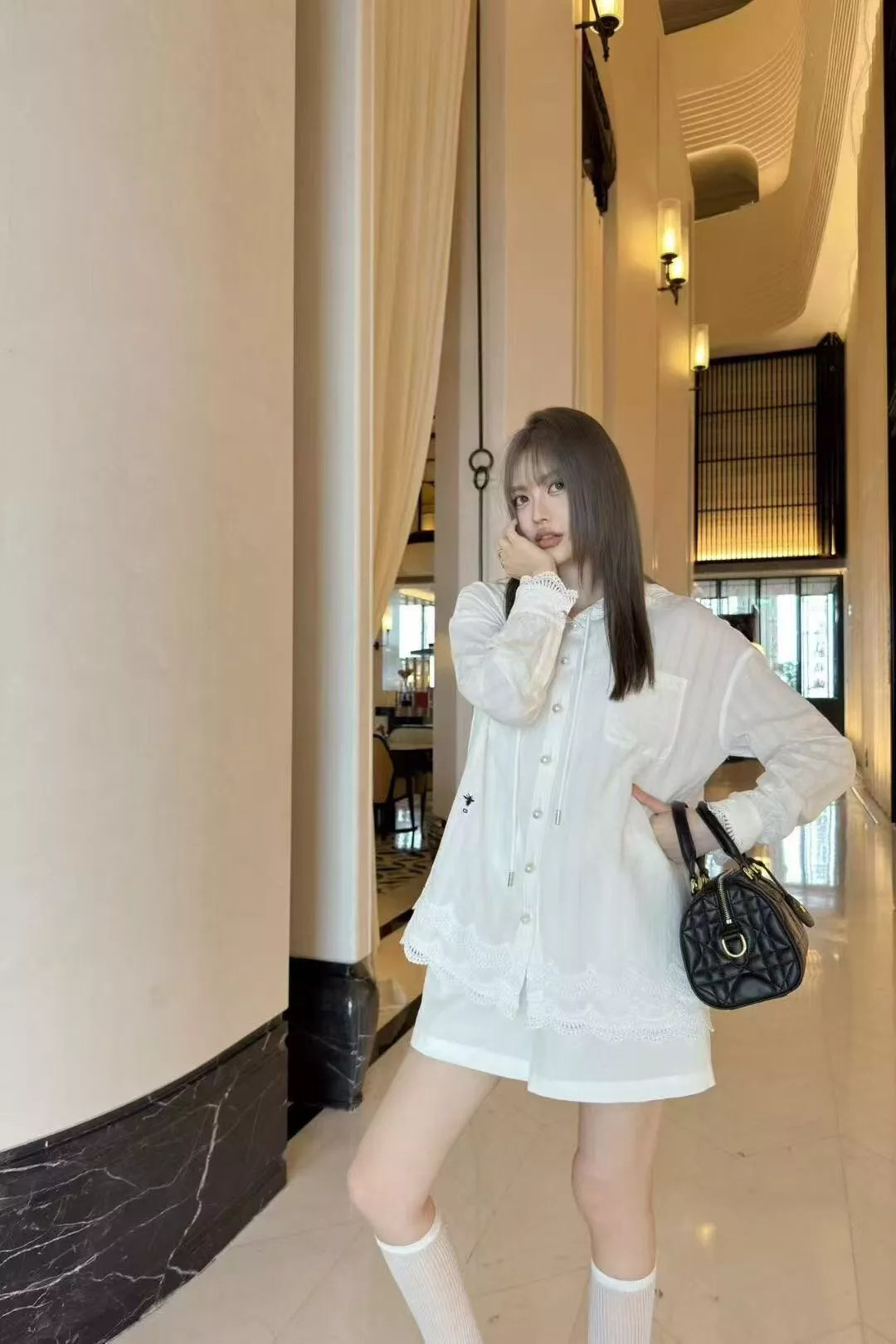 디올 벌 자수 진주 버튼 레이스 후드 린넨 셔츠 상세 이미지 11