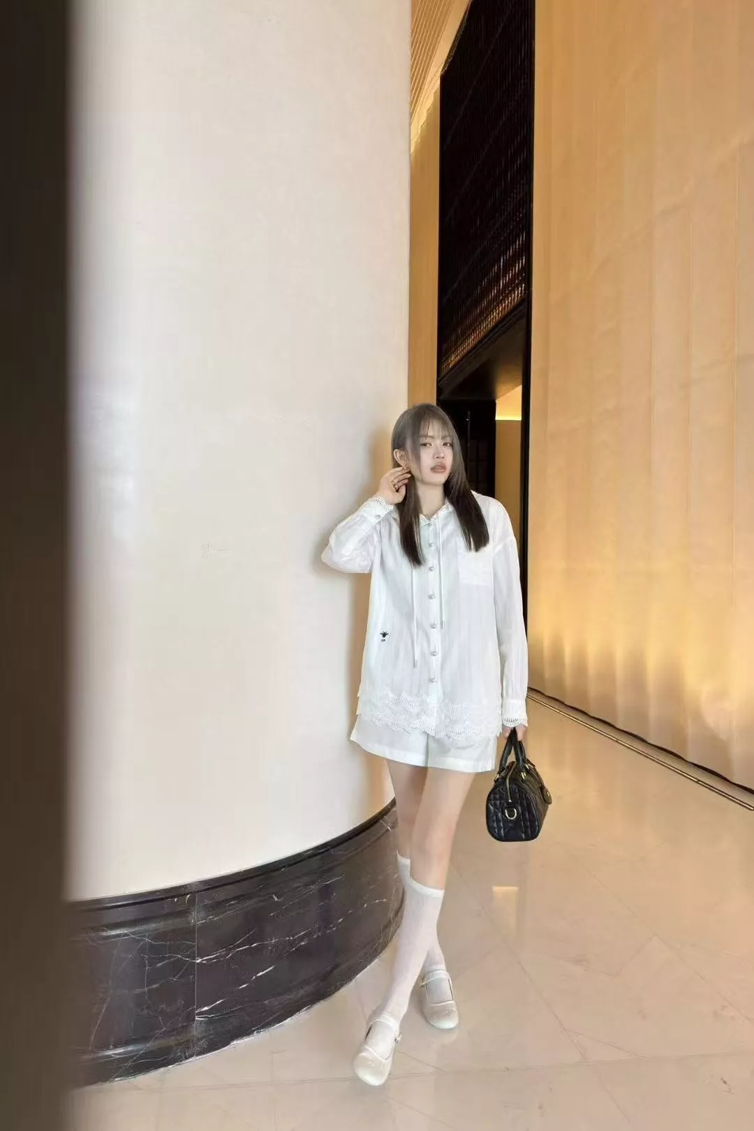 디올 벌 자수 진주 버튼 레이스 후드 린넨 셔츠 상세 이미지 13