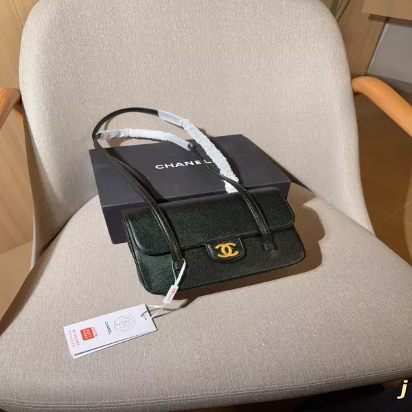 샤넬 더블씨 잠금 플랩 체인 숄더백
