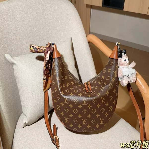 루이비통 체인 반달 숄더백