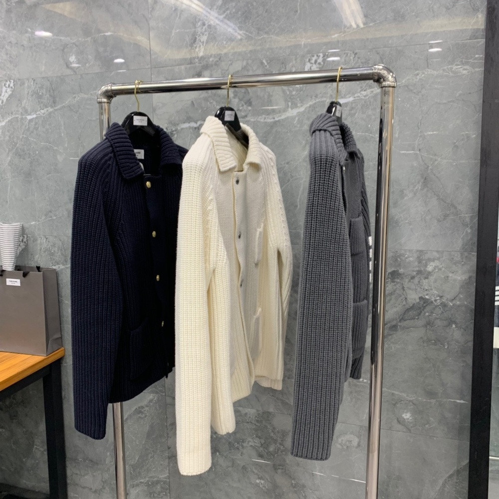 톰브라운 두꺼운 골지 카라 니트 아우터