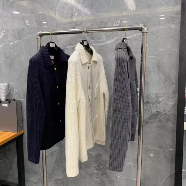톰브라운 두꺼운 골지 카라 니트 아우터