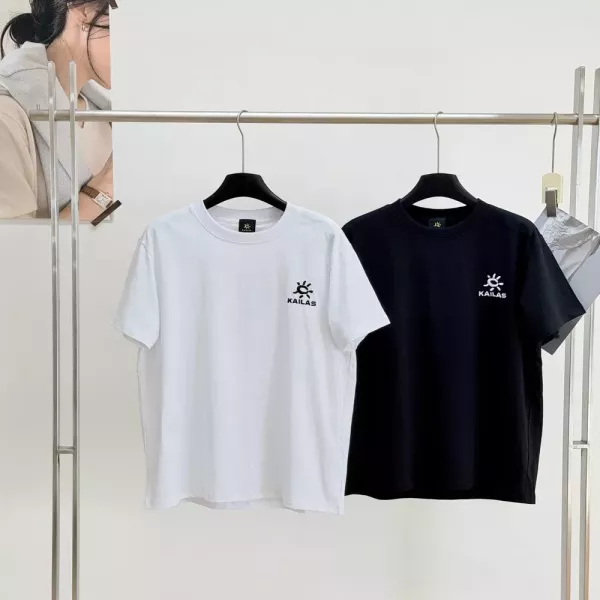 카일라스 로고 자수 코튼 반소매 티셔츠
