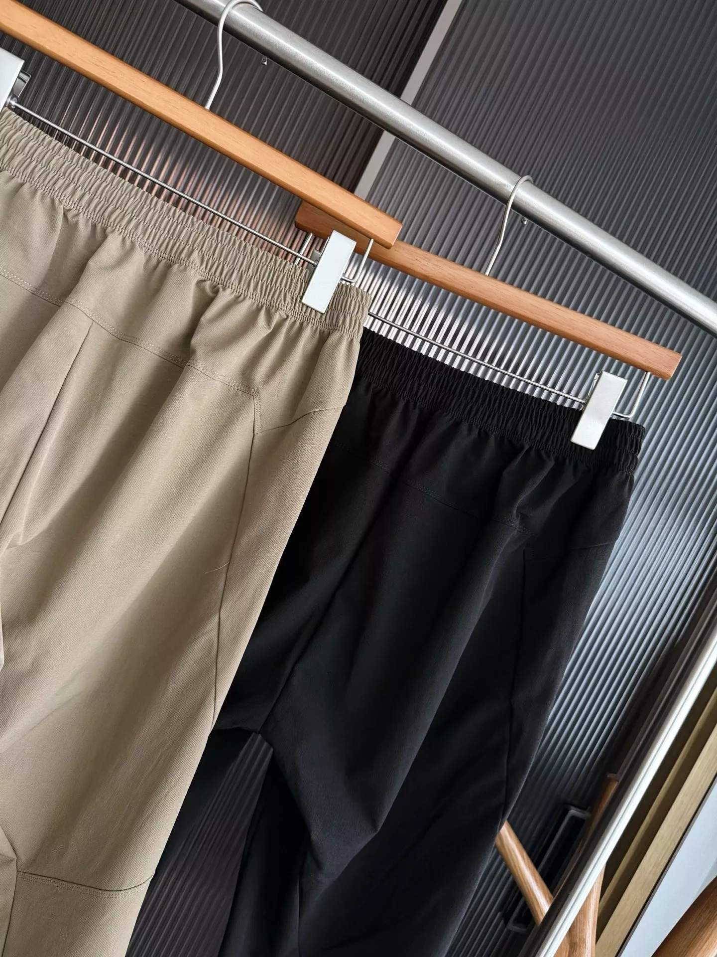 디올 남성 방수 아웃도어 우븐 스트레이트 팬츠 상세 이미지 8