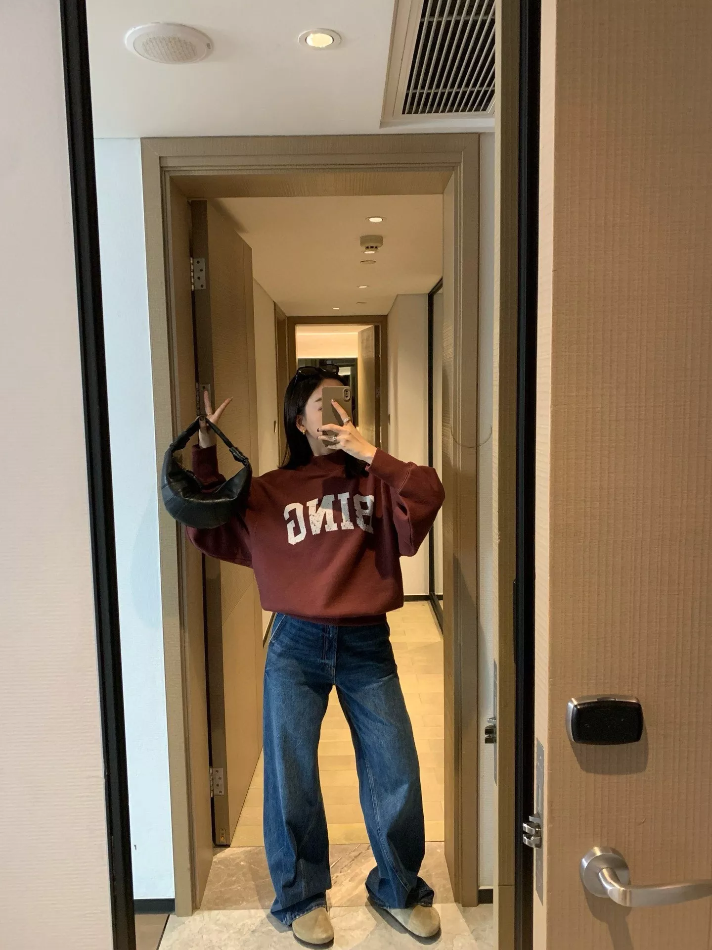 애니빙 빈티지 레터링 기모 맨투맨 상세 이미지 14