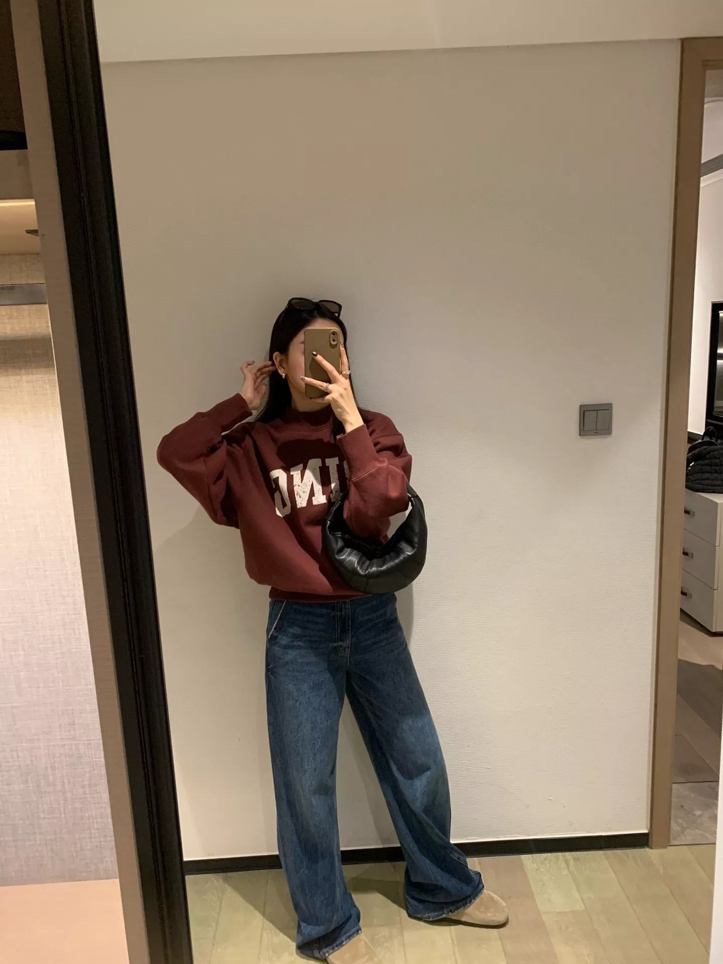 애니빙 빈티지 레터링 기모 맨투맨 상세 이미지 16