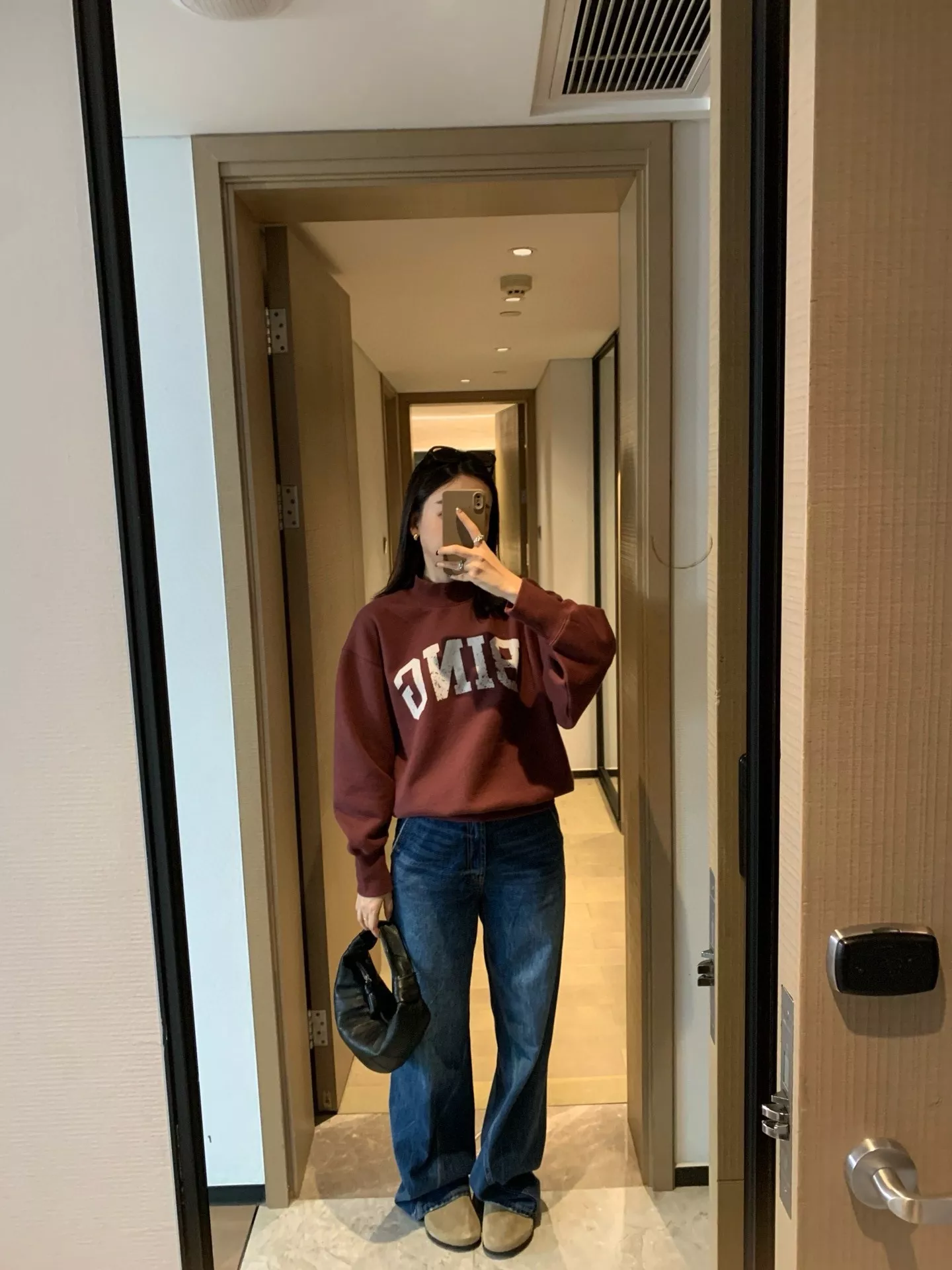 애니빙 빈티지 레터링 기모 맨투맨 상세 이미지 18