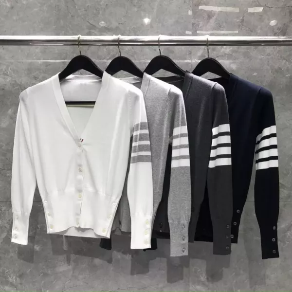 톰브라운 사선 포인트 브이넥 니트 가디건