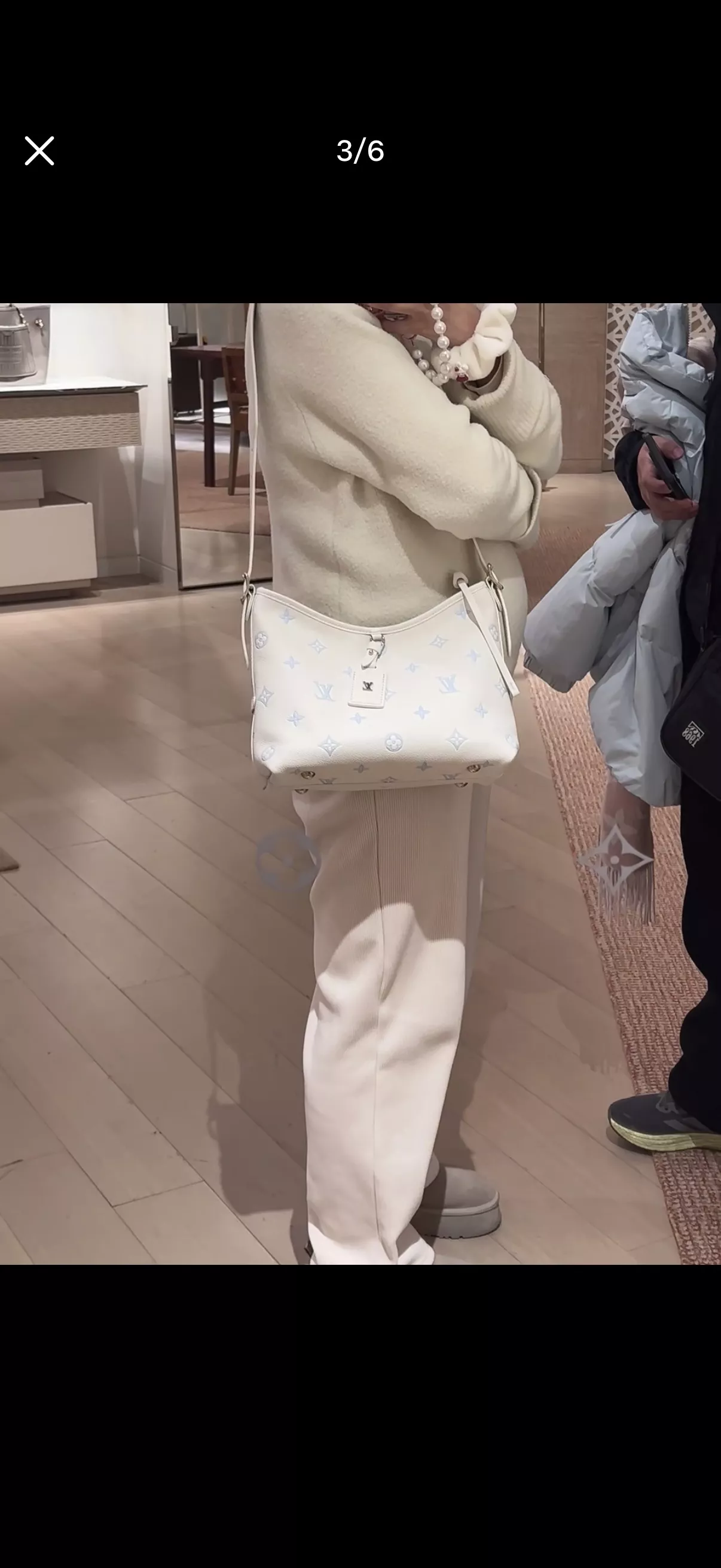 루이비통 캐리올 아이스크림 시리즈 엠보 숄더백 상세 이미지 16