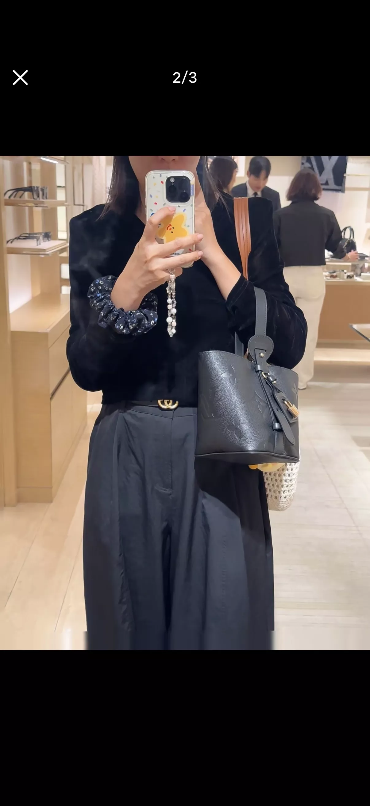 루이비통 엠보 로고 올인 비비 버킷백 상세 이미지 19