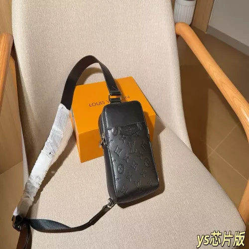 루이비통 모노그램 엠보싱 스트랩 폰백
