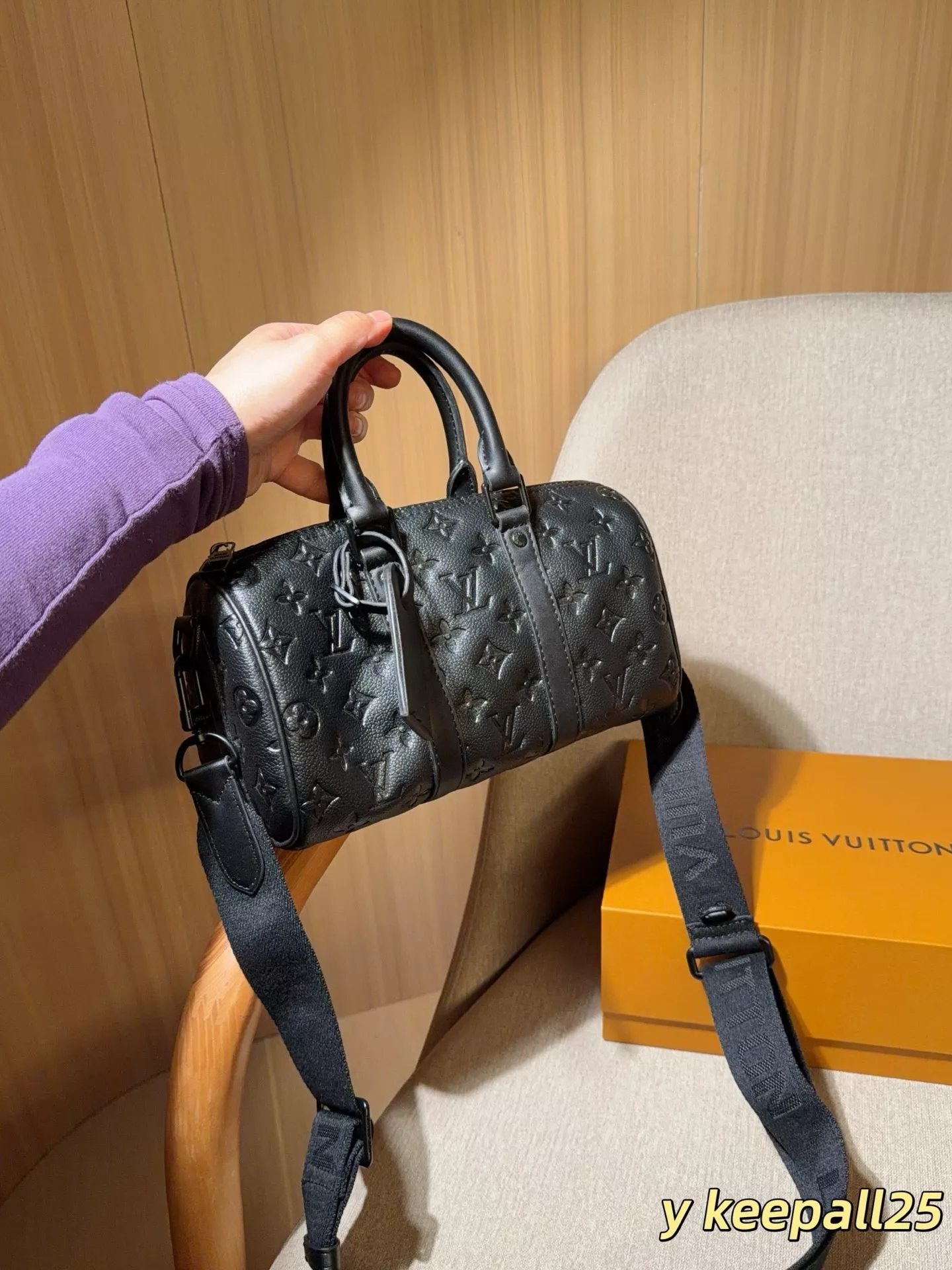 루이비통 엠보 모노그램 키폴 25 백 상세 이미지 3