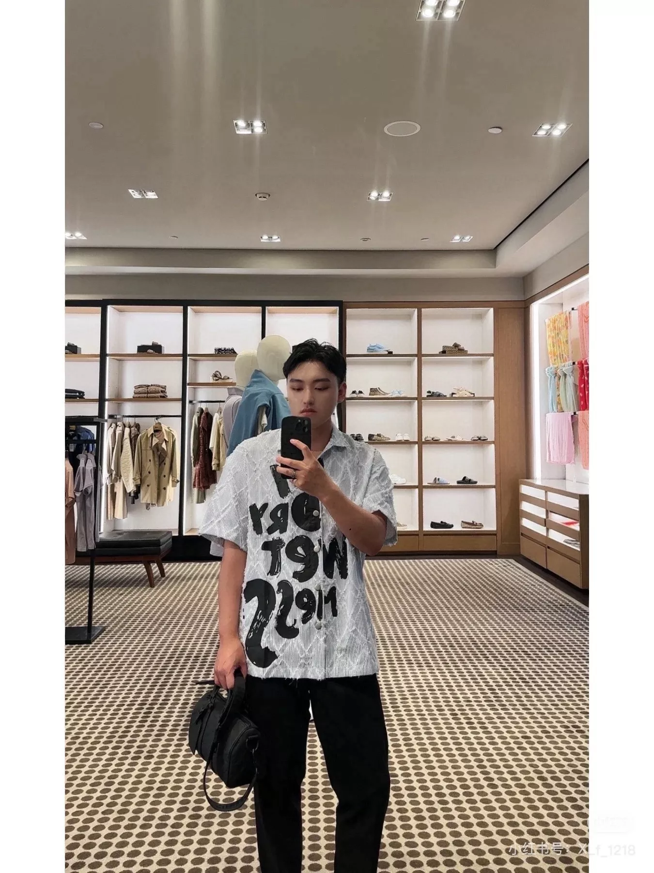 루이비통 엠보 모노그램 키폴 25 백 상세 이미지 11