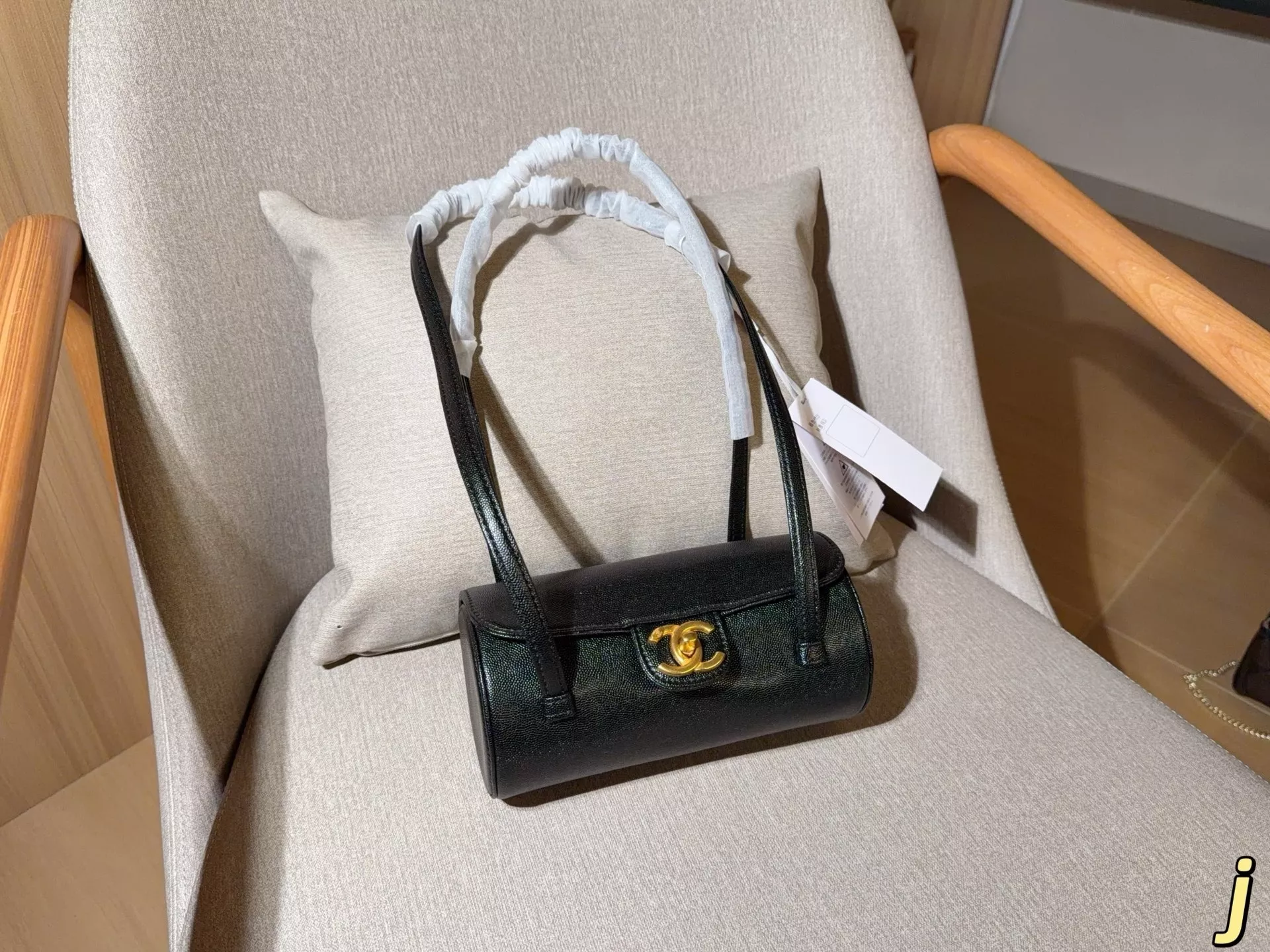 샤넬 프레피코코 원통 언더암백 상세 이미지 1