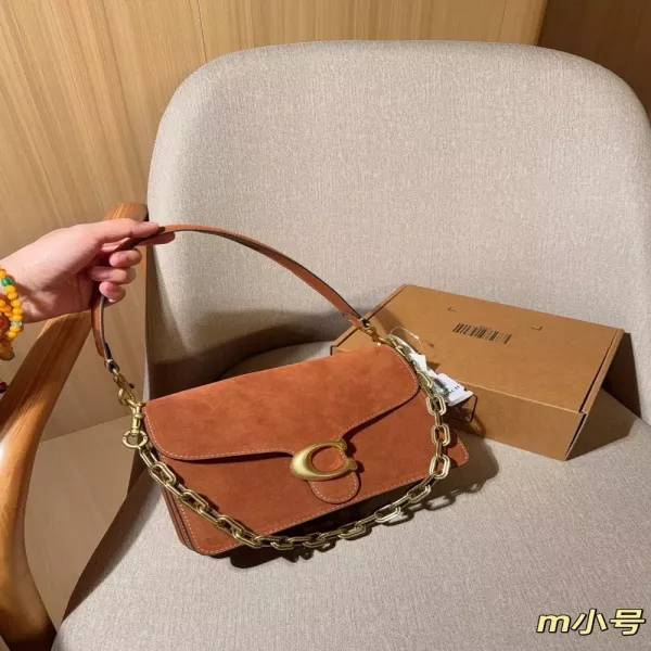 코치 스웨이드 체인 플랩백