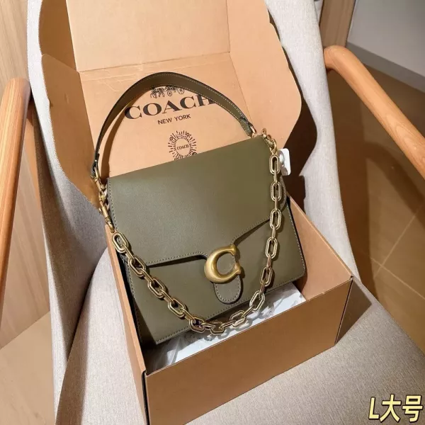 코치 체인 장식 플랩 숄더백