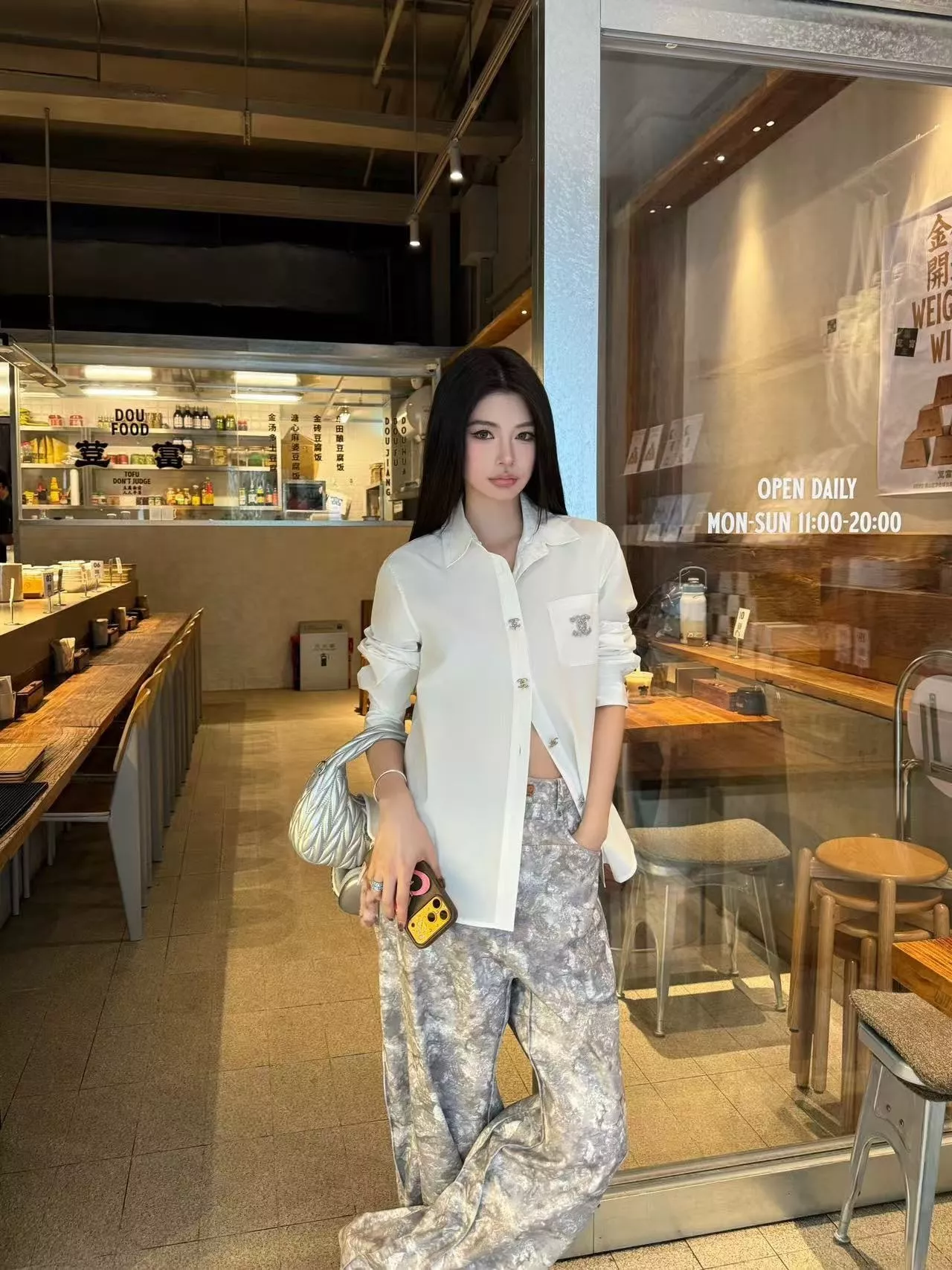 샤넬 로고 자수 화이트 셔츠 상세 이미지 12
