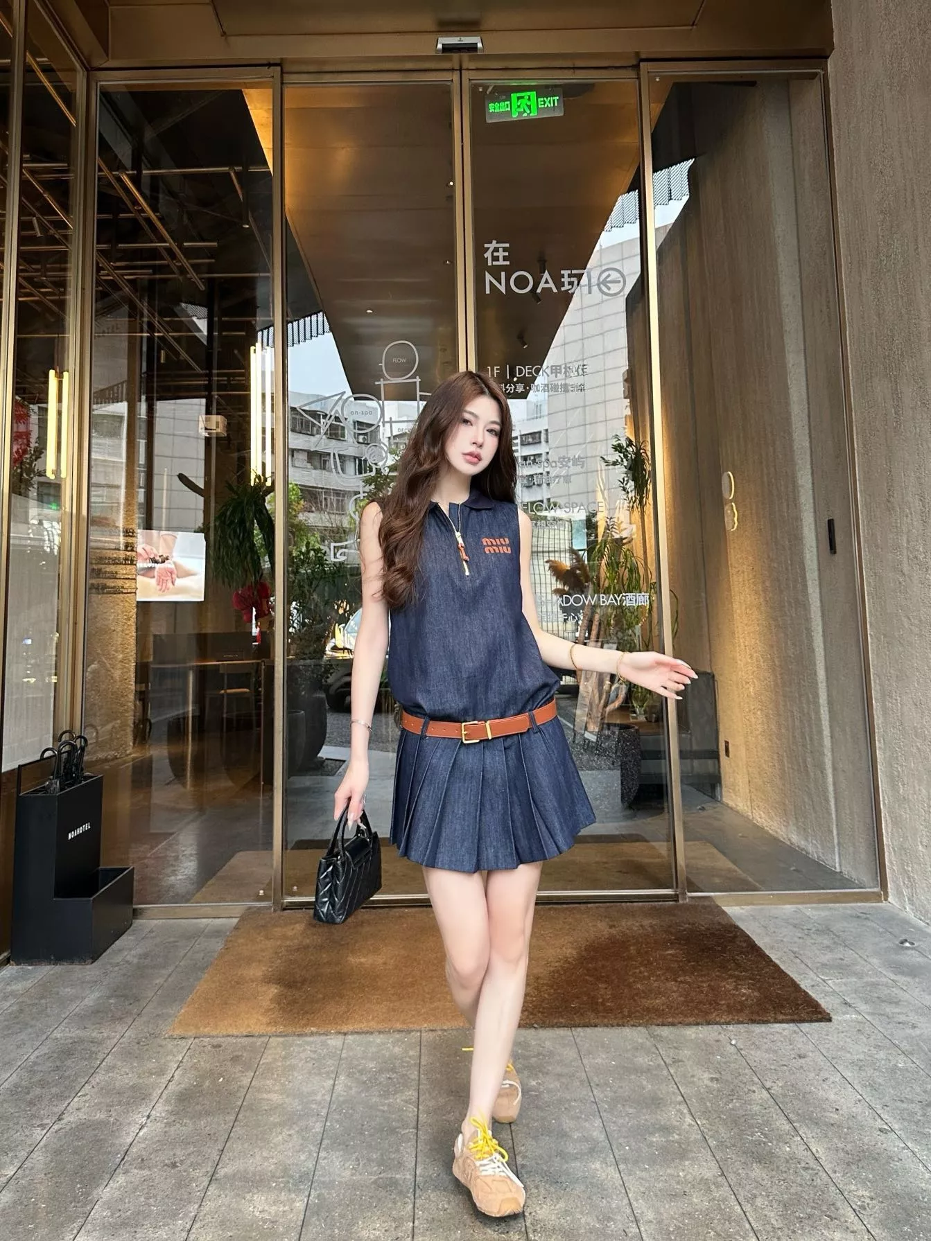 미우미우 데님 민소매 플리츠 원피스 상세 이미지 18