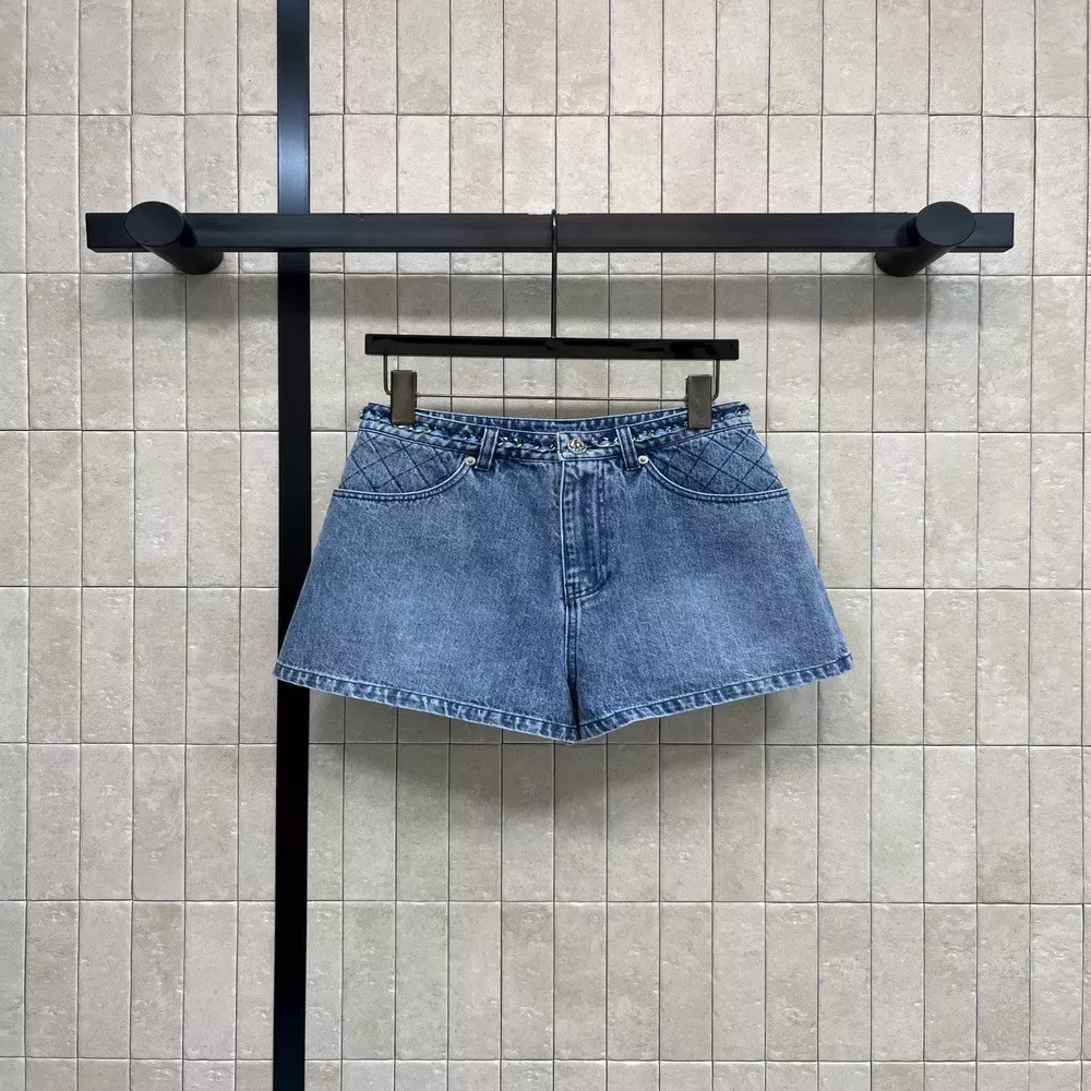 샤넬 퀼팅 포켓 워싱 데님 쇼츠