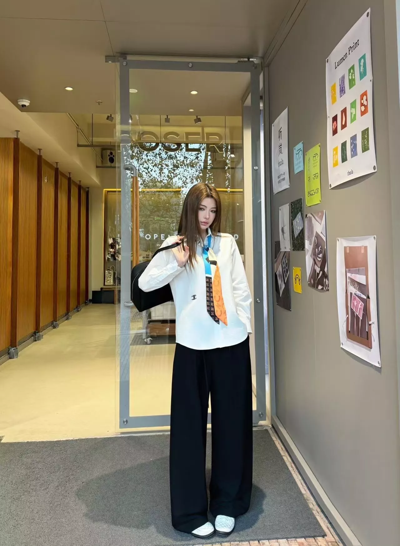 셀린느 실크 스카프 타이 장식 화이트 셔츠 상세 이미지 15