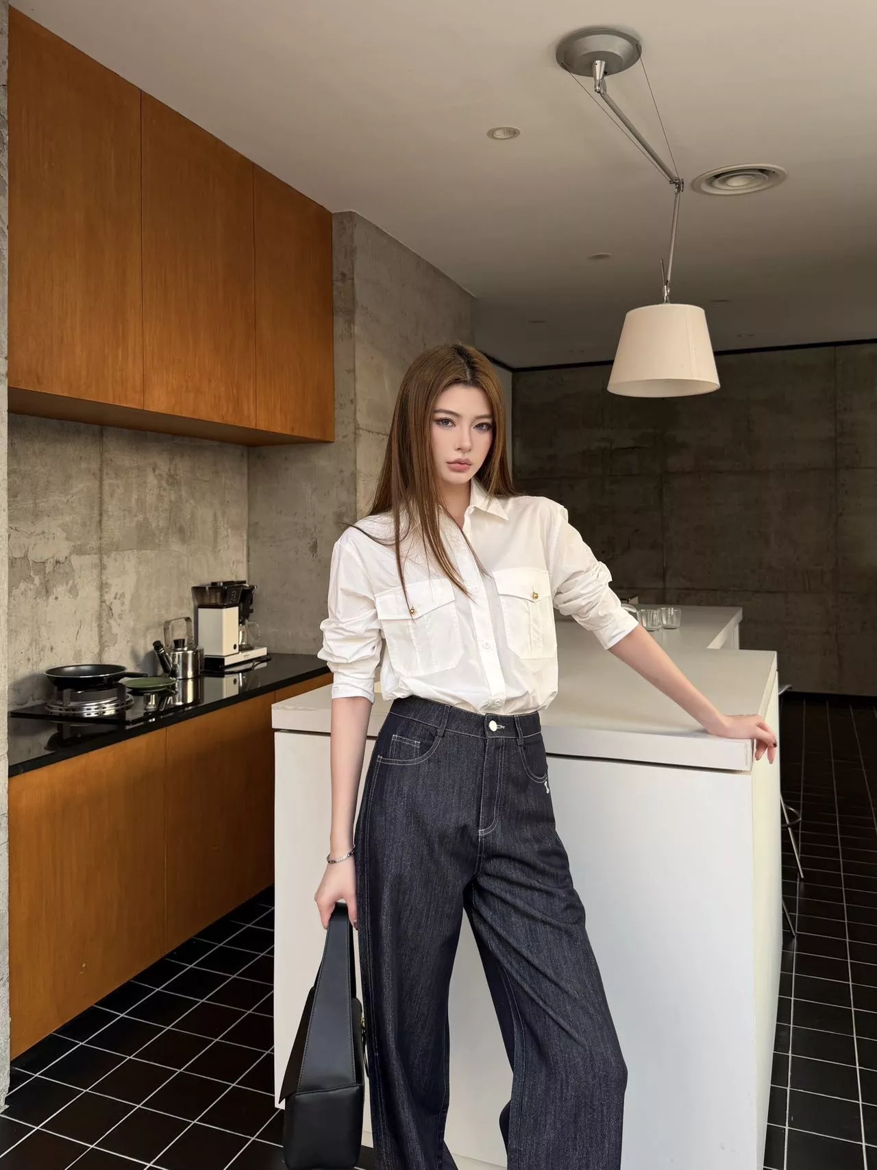 노브랜드 화이트 투포켓 코튼 셔츠 상세 이미지 14
