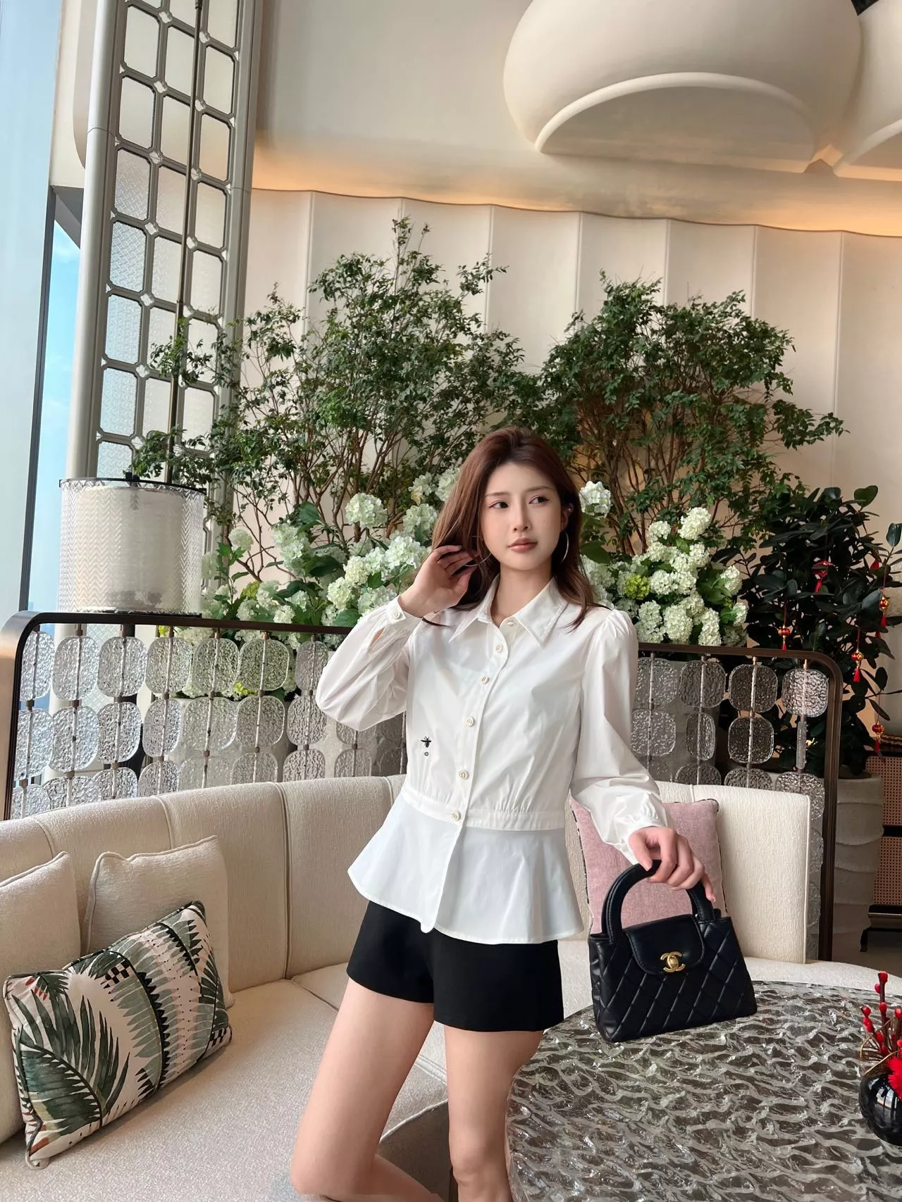 디올 화이트 허리라인 카라 셔츠 상세 이미지 11