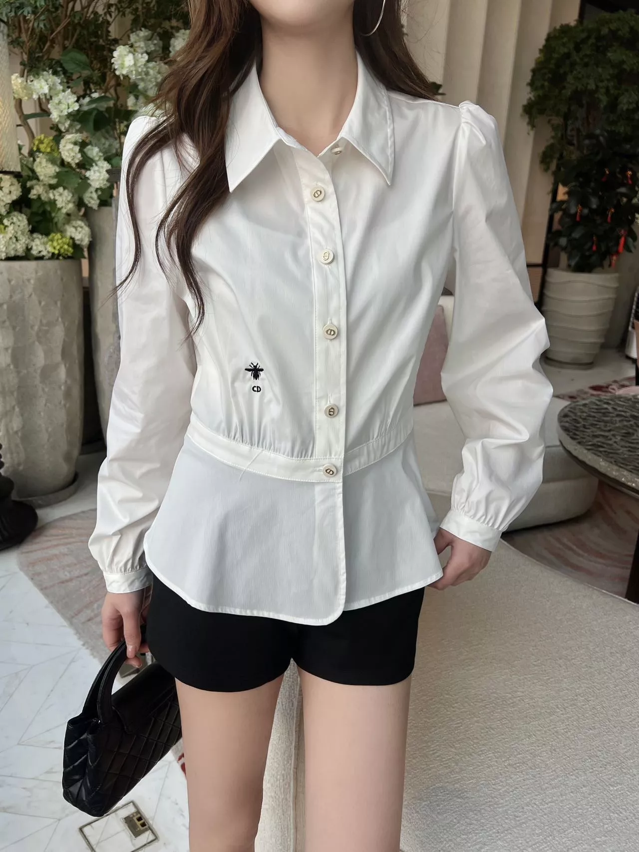 디올 화이트 허리라인 카라 셔츠 상세 이미지 12