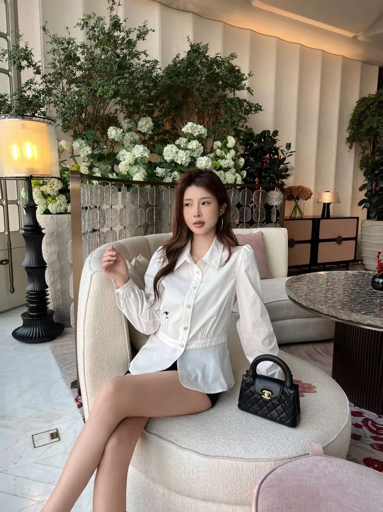디올 화이트 허리라인 카라 셔츠 상세 이미지 16