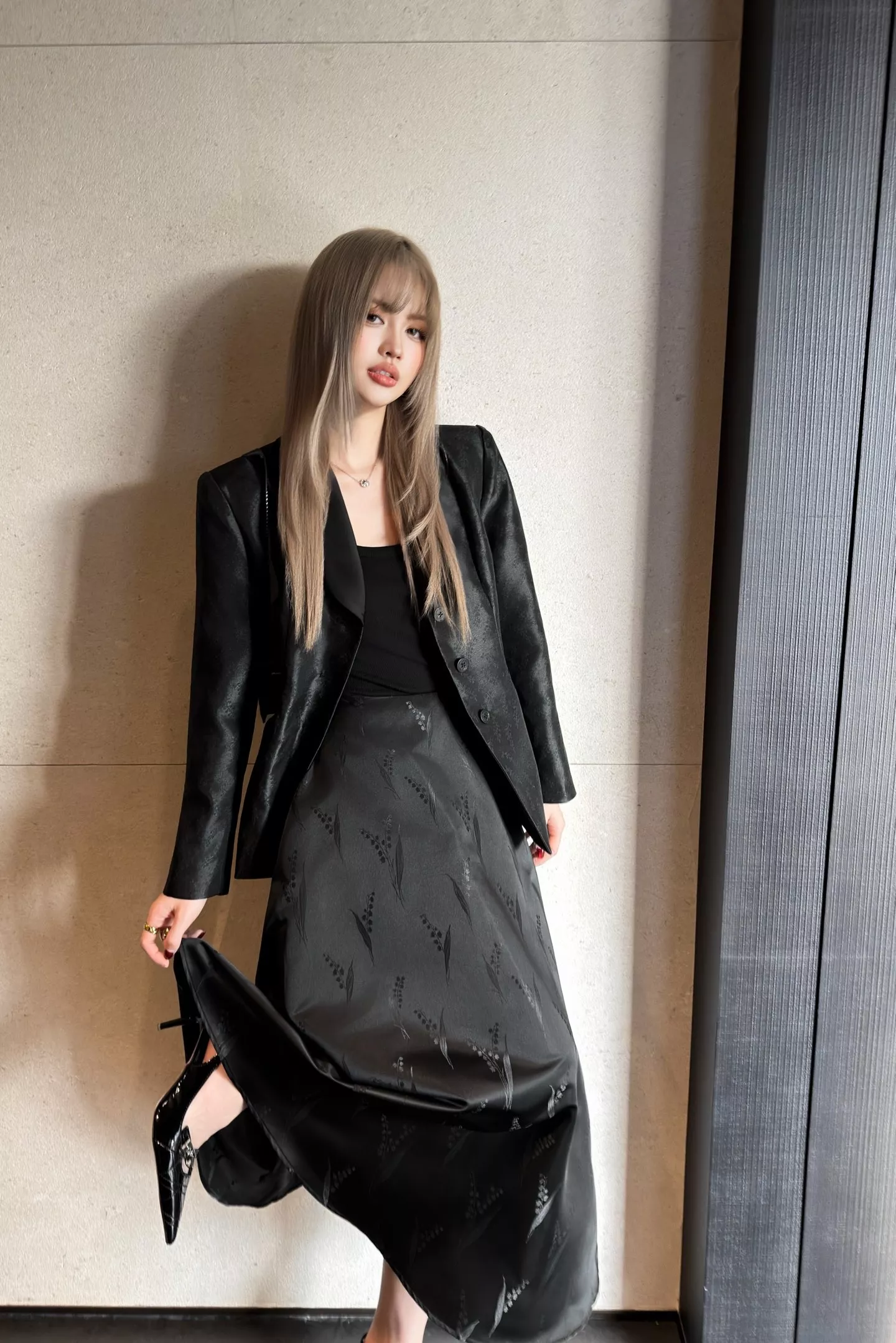 노브랜드 블랙 자카드 플레어 스커트 상세 이미지 11