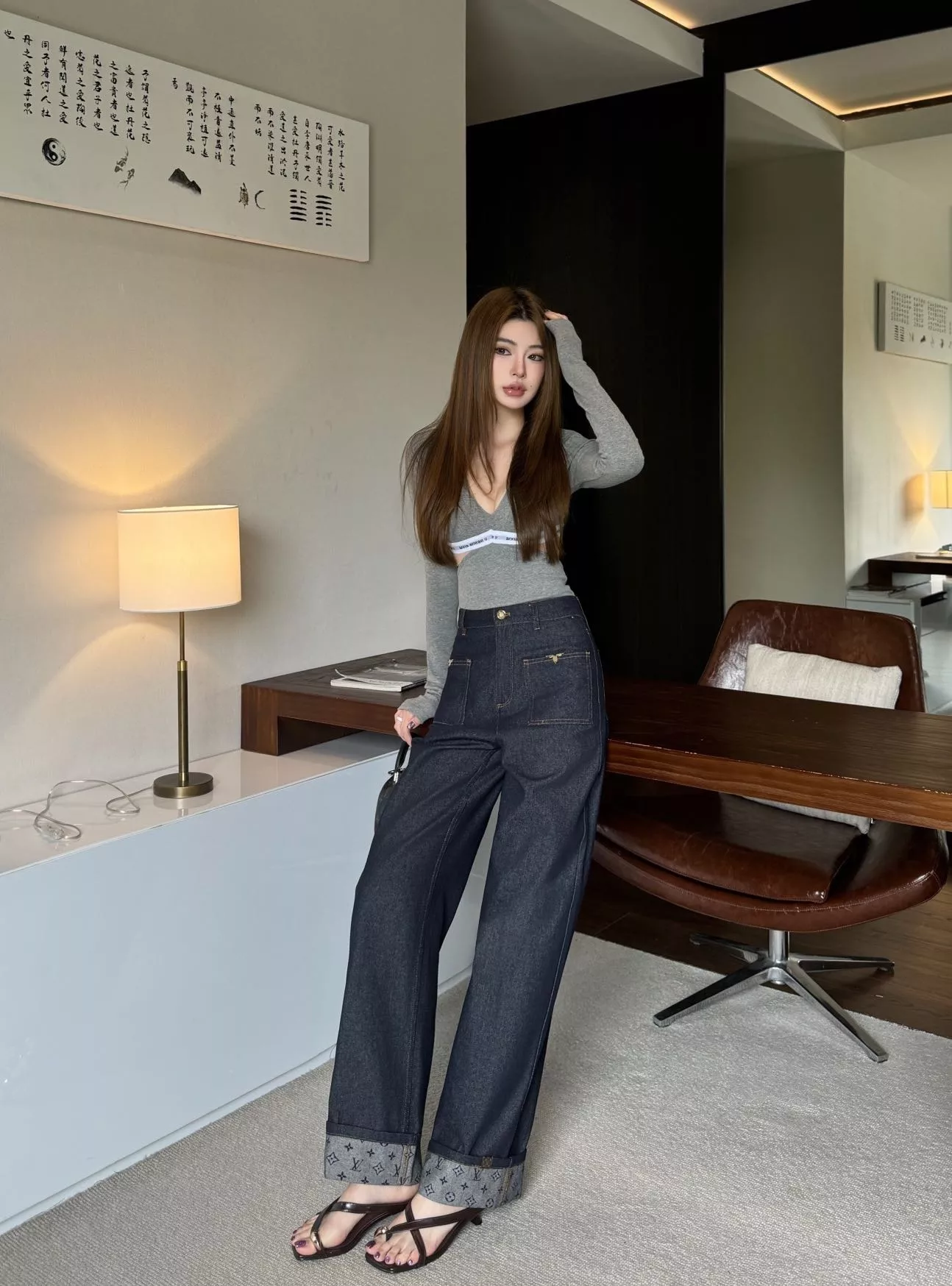 루이비통 모노그램 롤업 데님 팬츠 상세 이미지 11