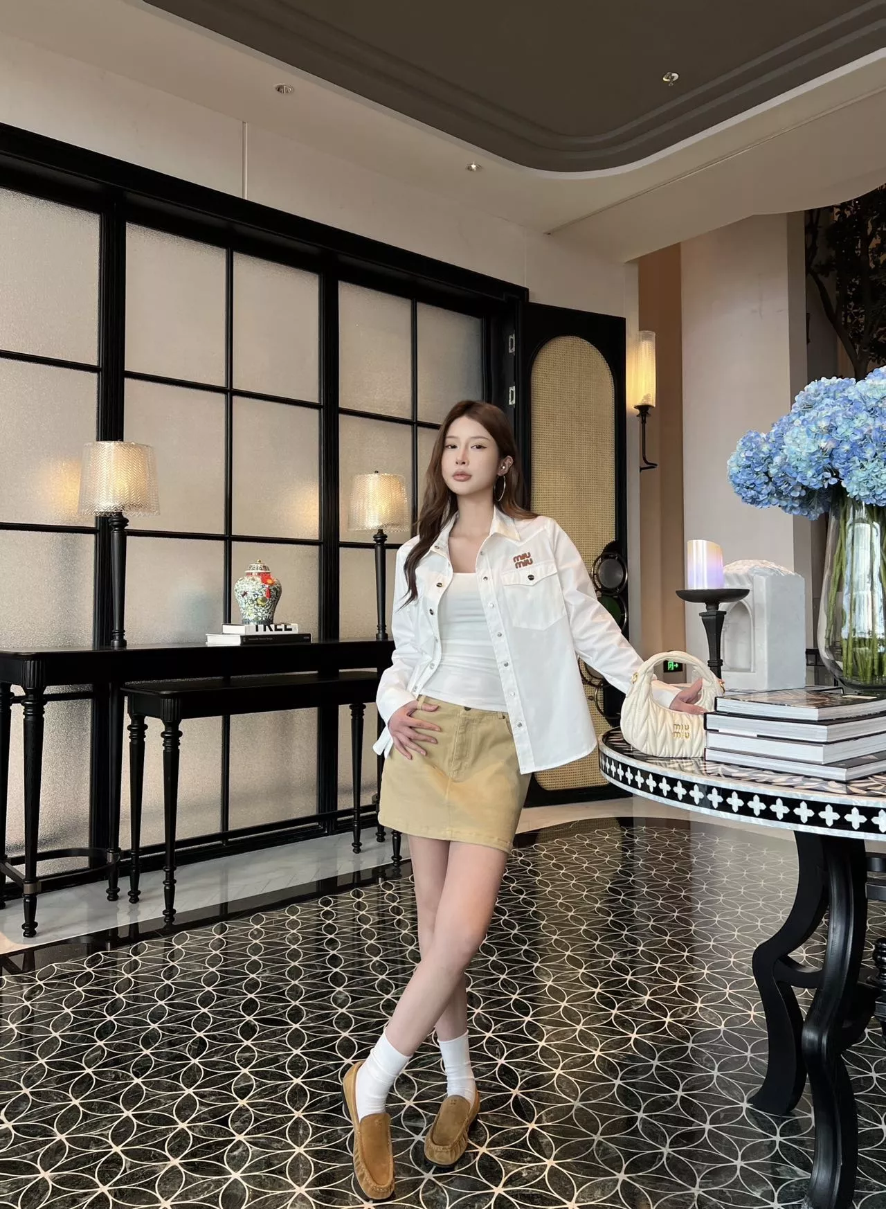 미우미우 더블 포켓 화이트 셔츠 상세 이미지 19