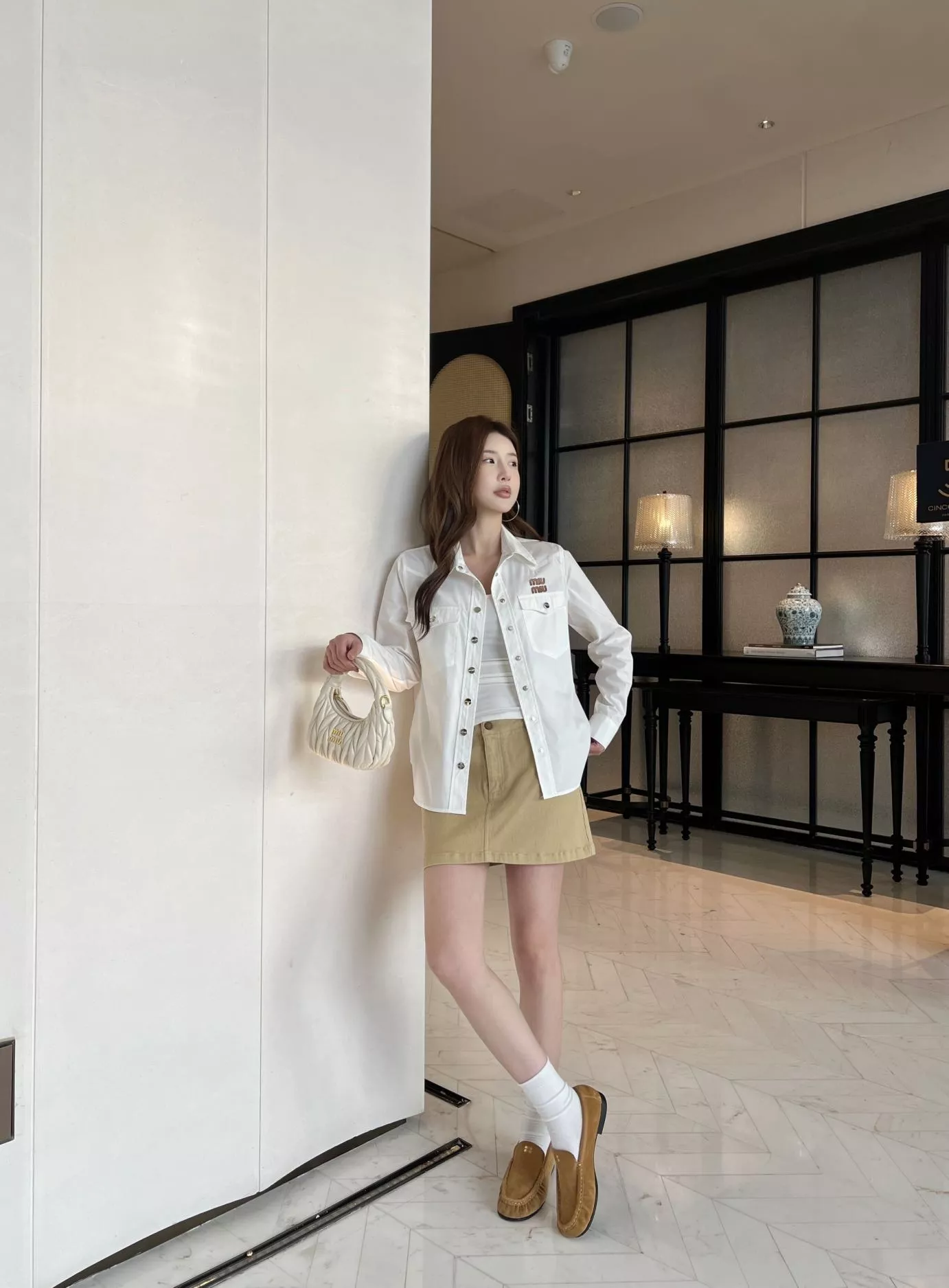 미우미우 더블 포켓 화이트 셔츠 상세 이미지 15