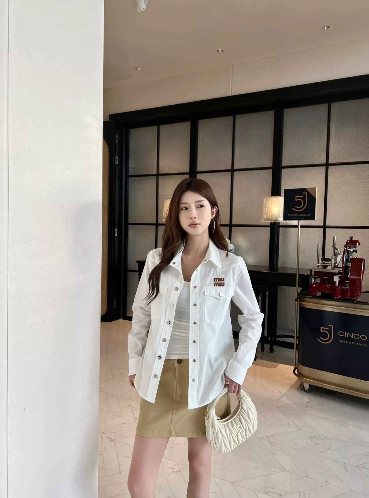 미우미우 더블 포켓 화이트 셔츠 상세 이미지 18