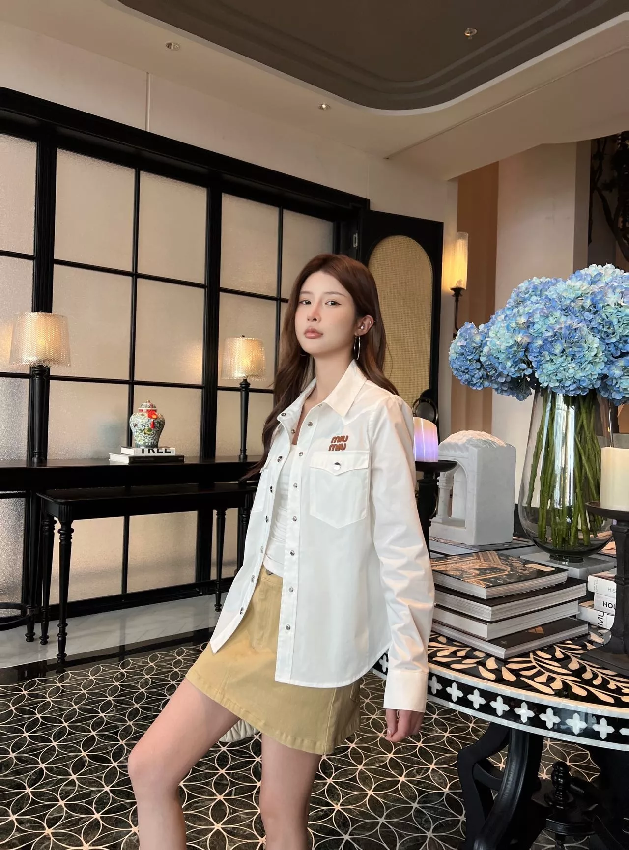미우미우 더블 포켓 화이트 셔츠 상세 이미지 16