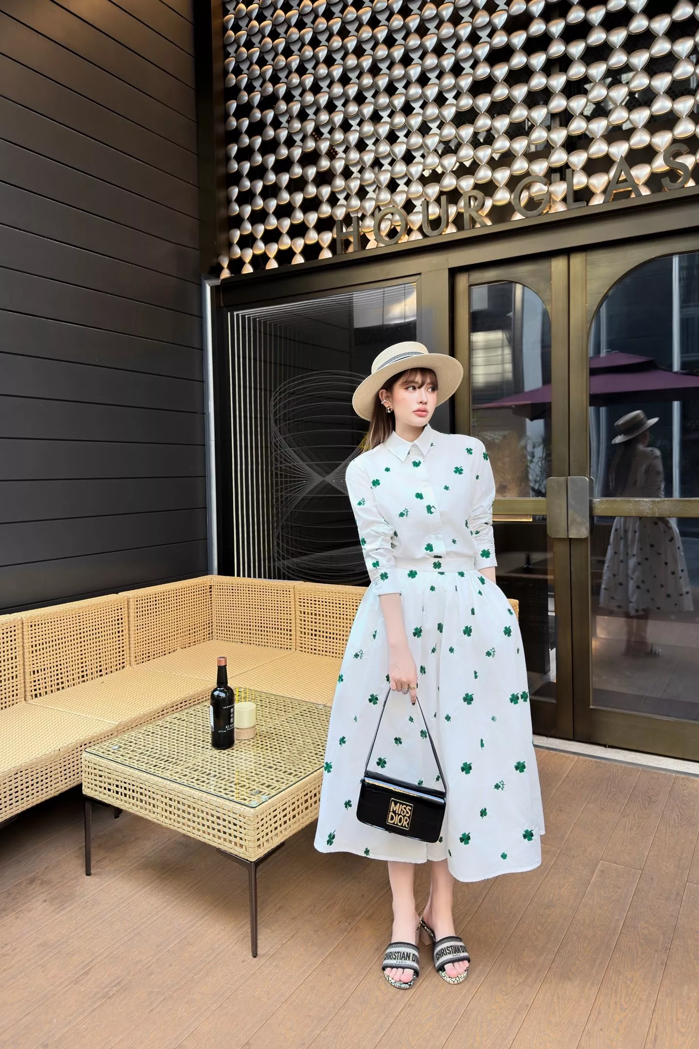 디올 네잎클로버 자수 화이트 셔츠 상세 이미지 36