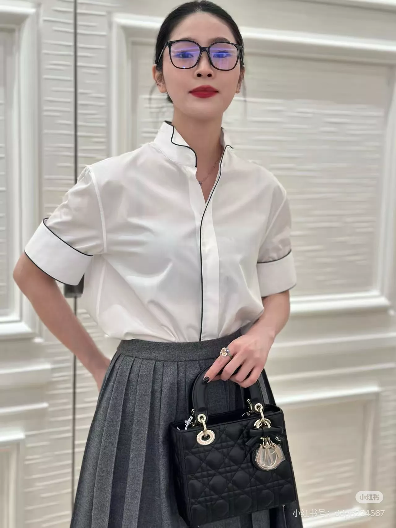디올 자수 로고 스탠드카라 반소매 셔츠 상세 이미지 20