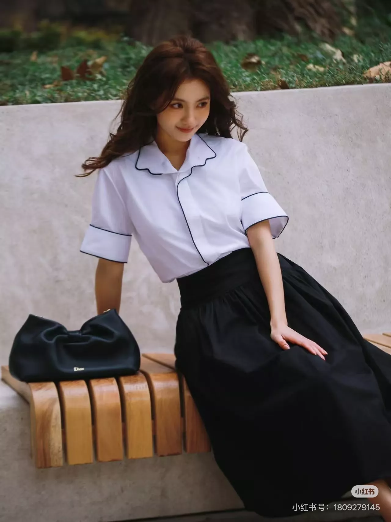 디올 자수 로고 스탠드카라 반소매 셔츠 상세 이미지 30
