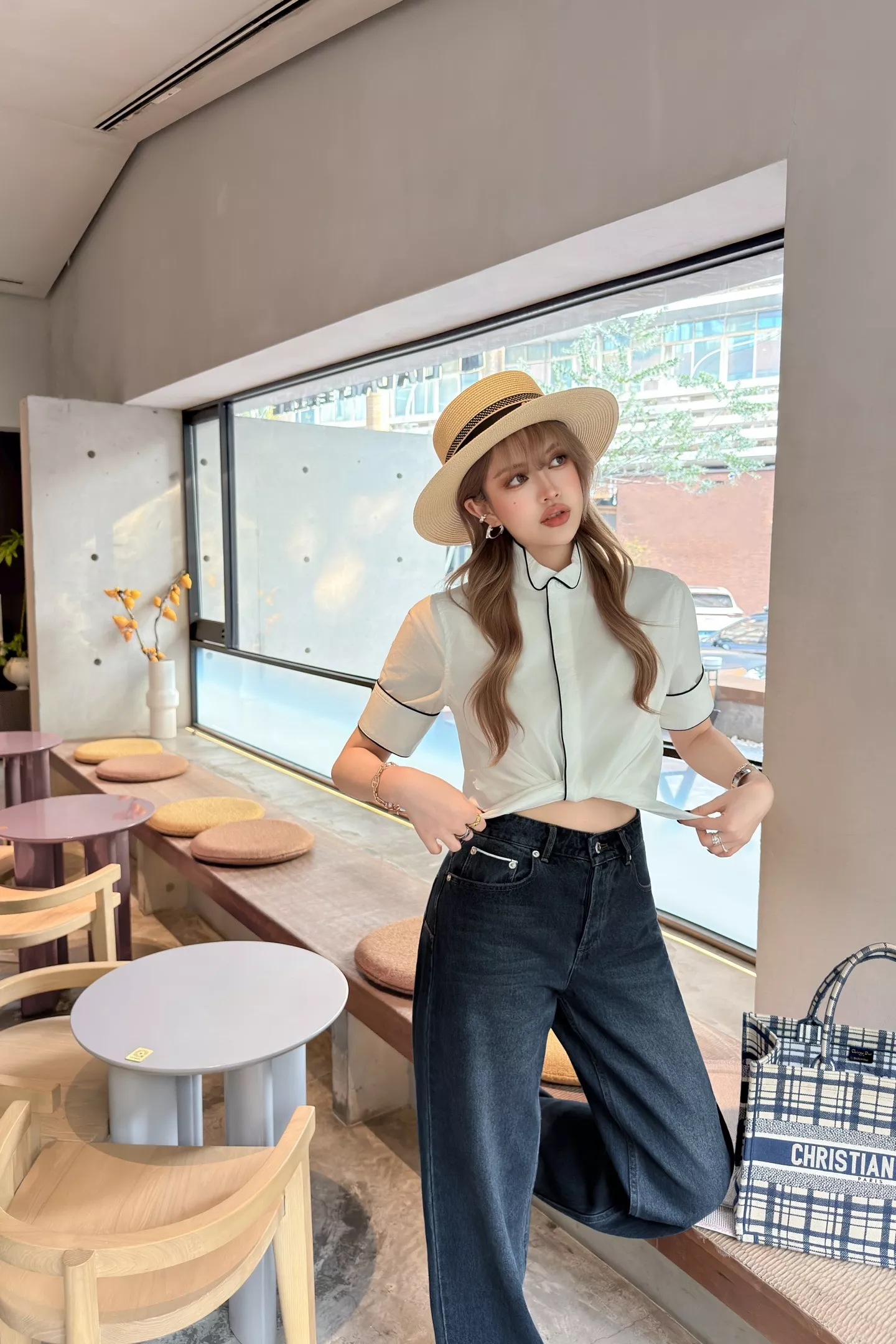 디올 자수 로고 스탠드카라 반소매 셔츠 상세 이미지 44