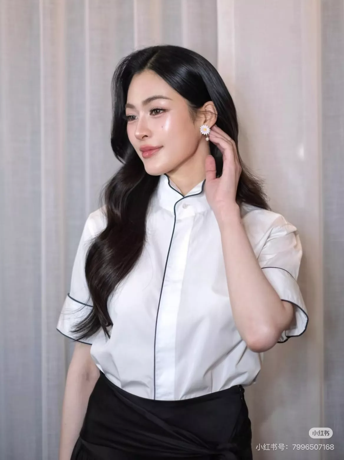 디올 자수 로고 스탠드카라 반소매 셔츠 상세 이미지 23