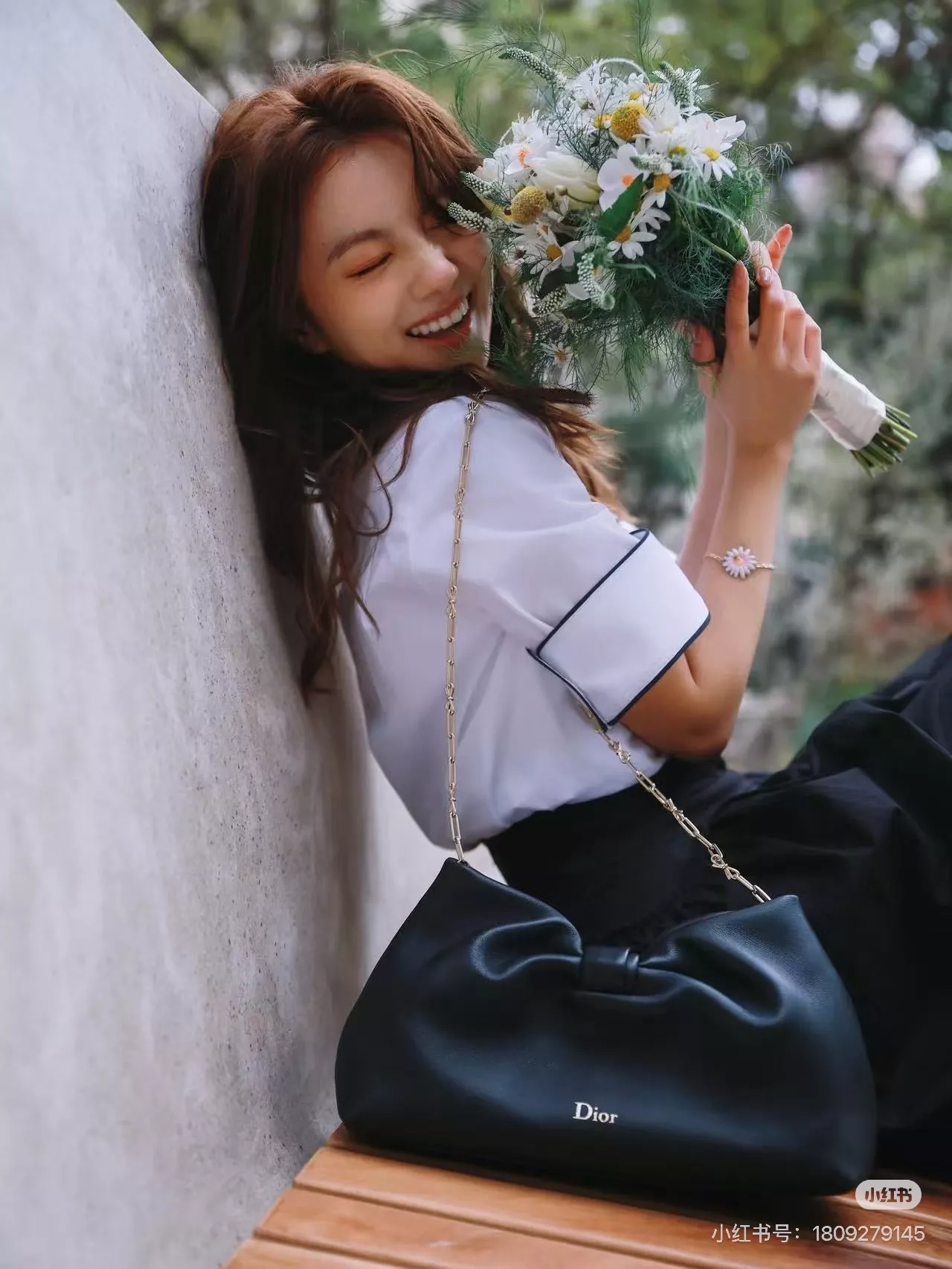디올 자수 로고 스탠드카라 반소매 셔츠 상세 이미지 32