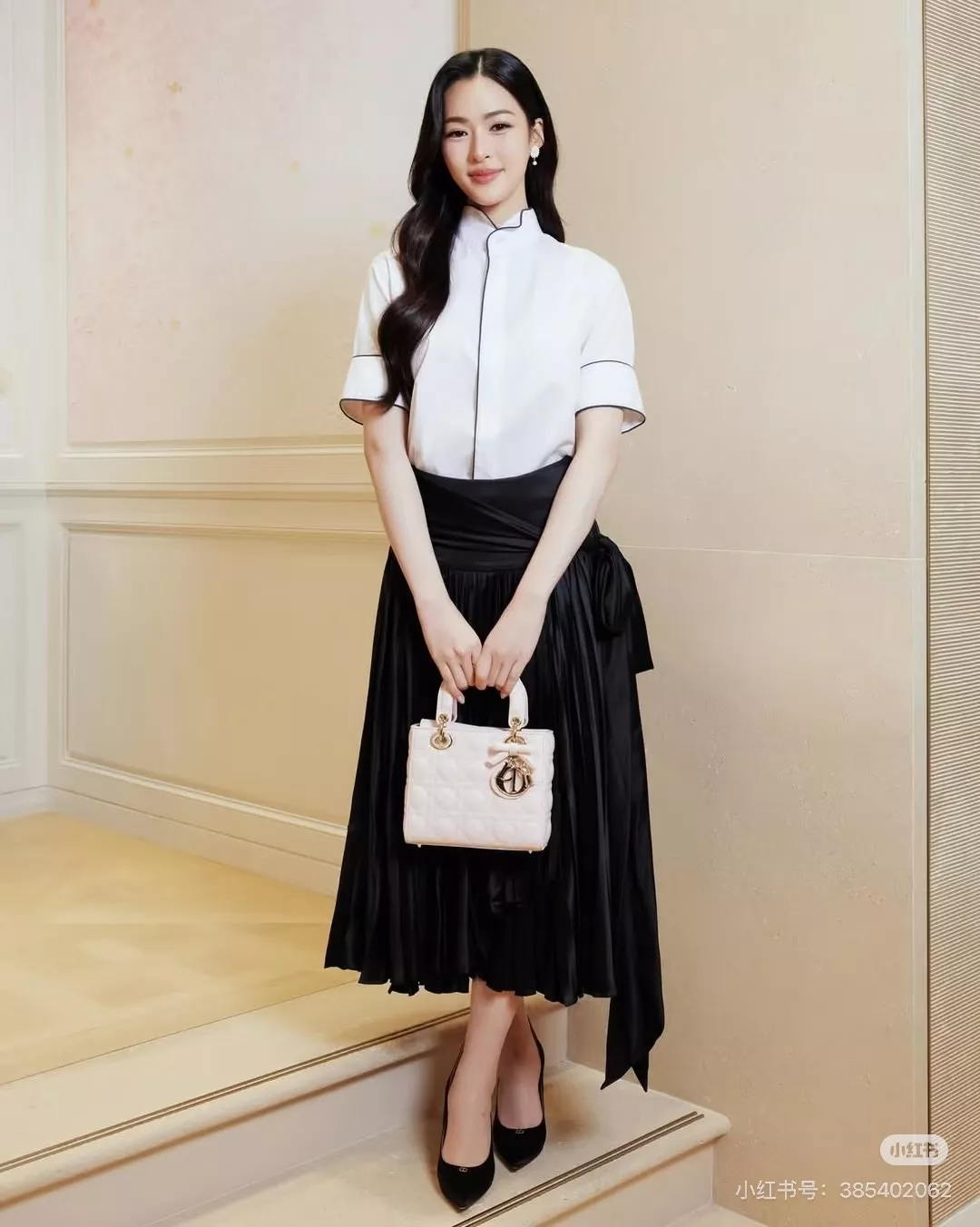 디올 자수 로고 스탠드카라 반소매 셔츠 상세 이미지 29