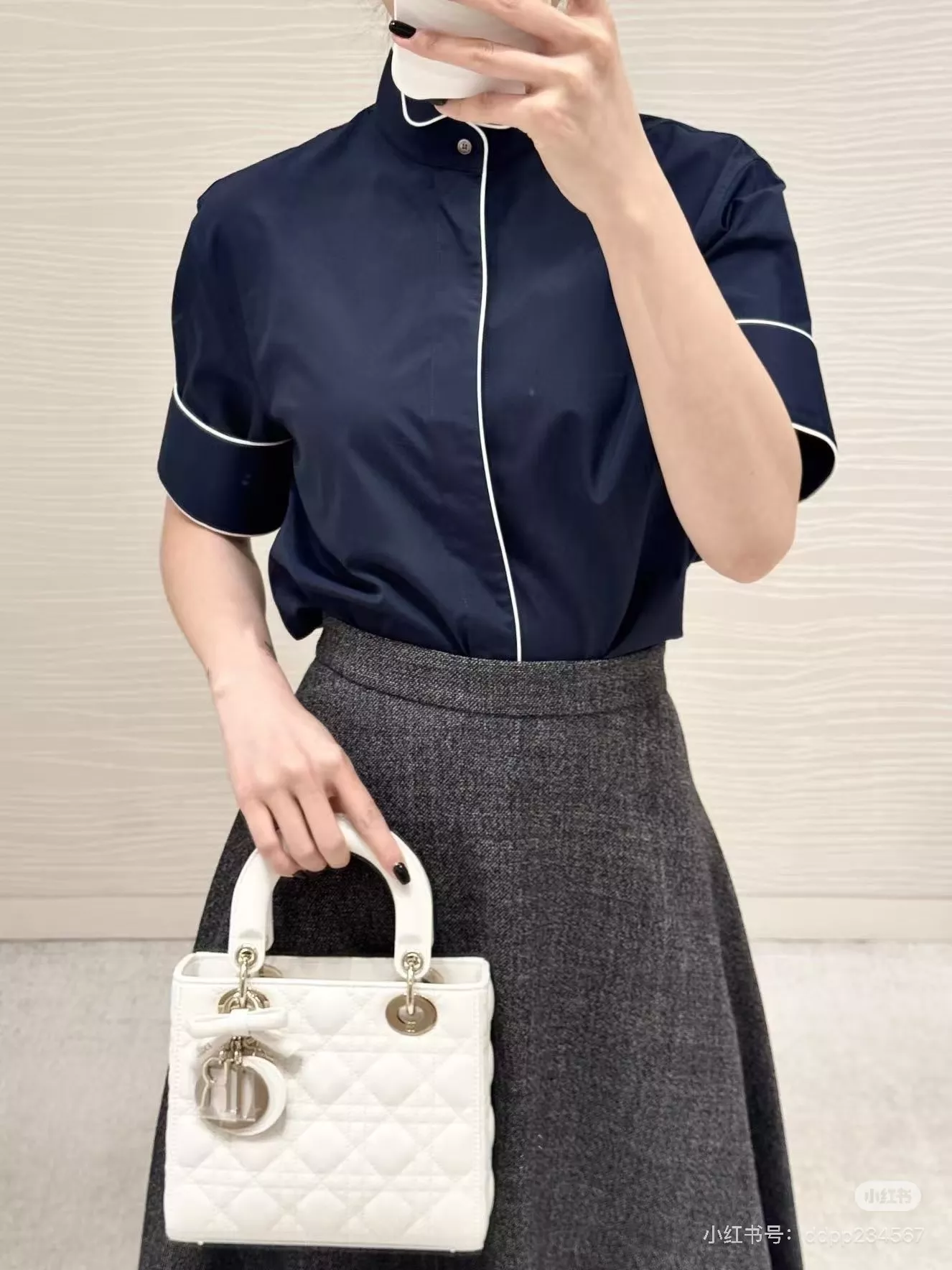 디올 자수 로고 스탠드 카라 반소매 셔츠 상세 이미지 15