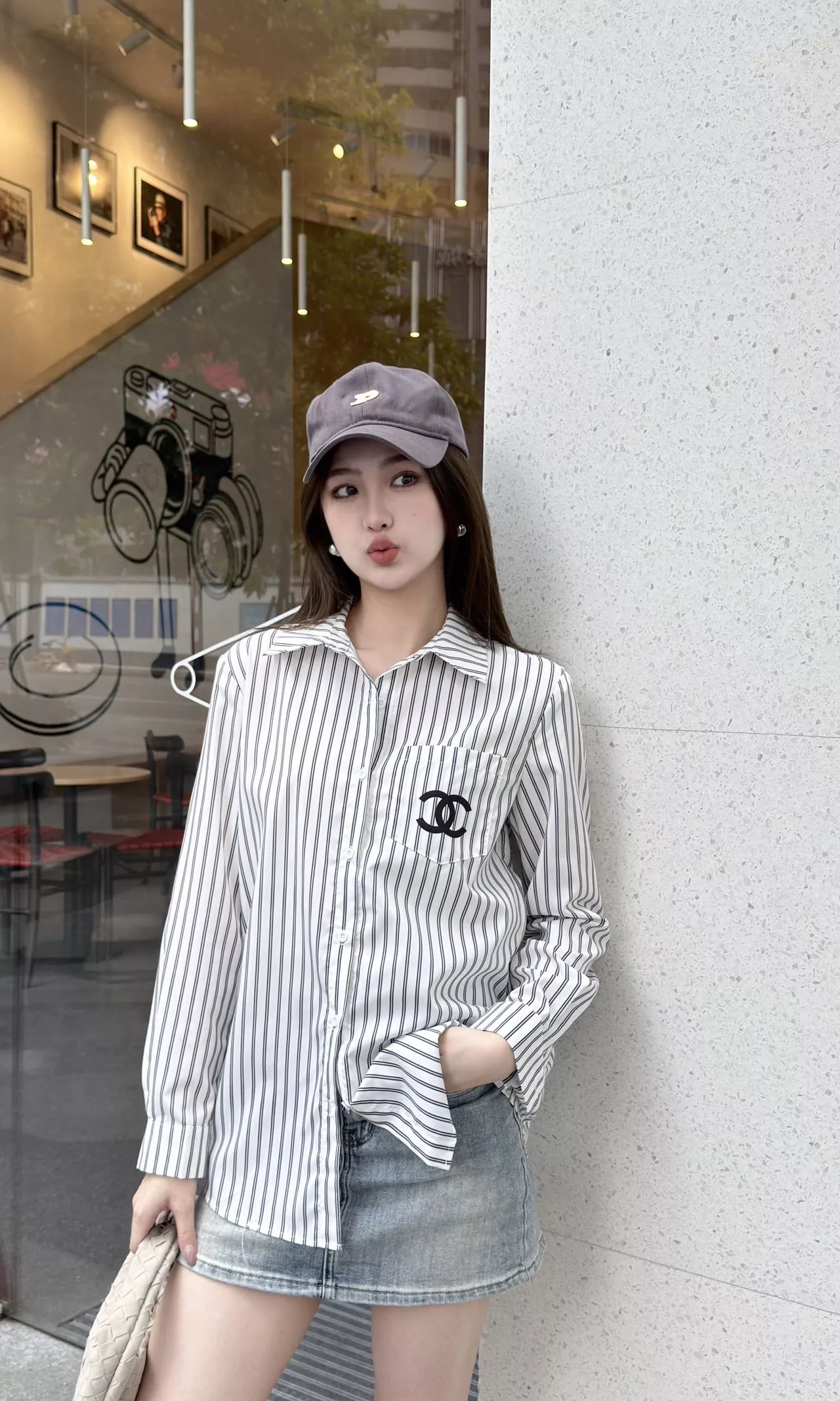 샤넬 로고 자수 스트라이프 셔츠 상세 이미지 28