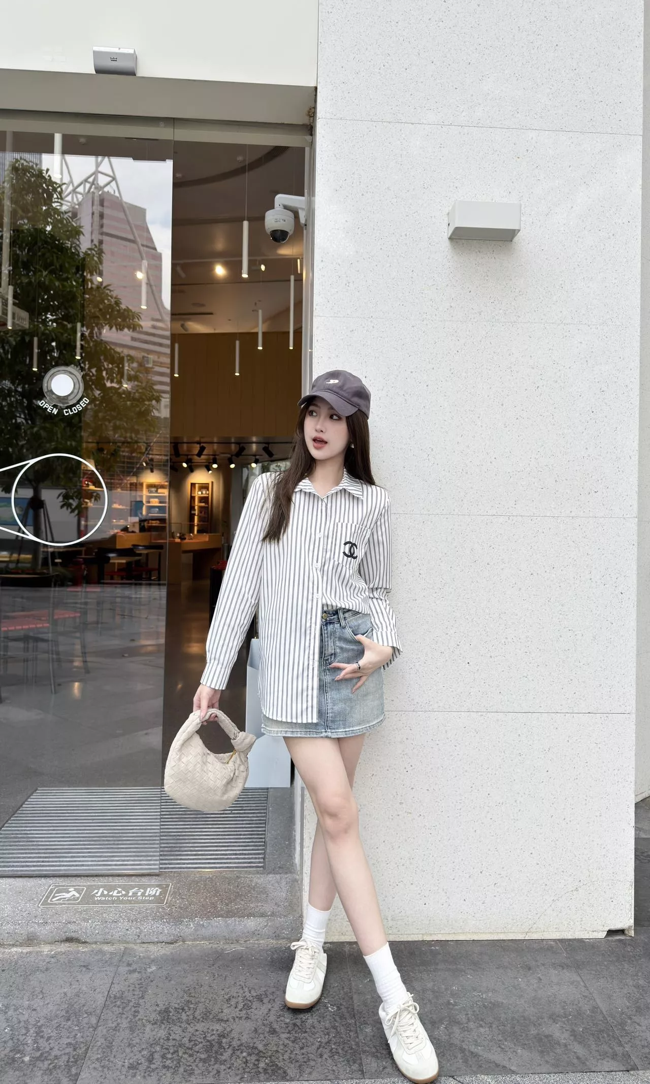 샤넬 로고 자수 스트라이프 셔츠 상세 이미지 22