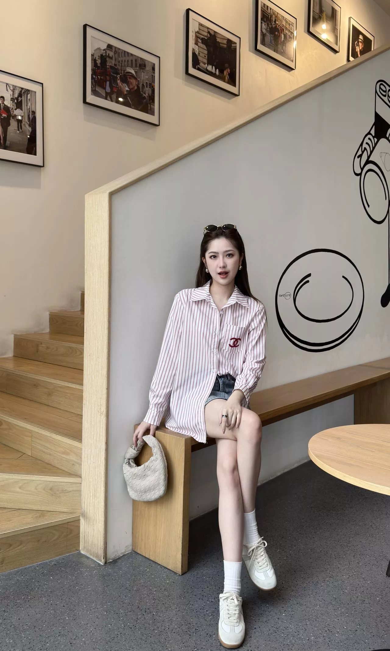 샤넬 로고 자수 스트라이프 셔츠 상세 이미지 14