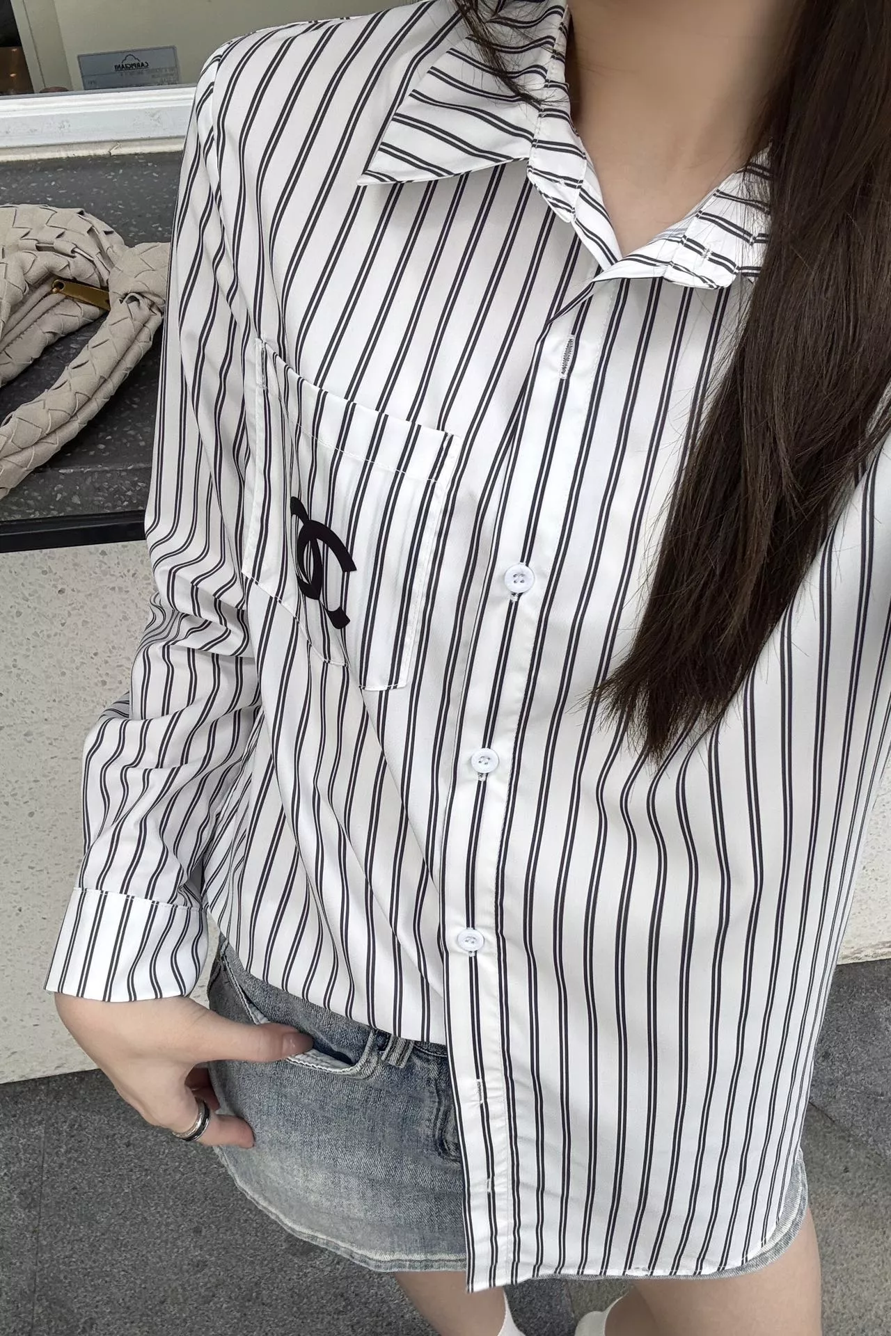 샤넬 로고 자수 스트라이프 셔츠 상세 이미지 25