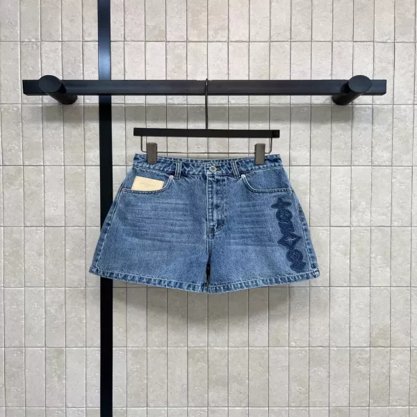 로로피아나 펀칭 자수 데님 쇼츠