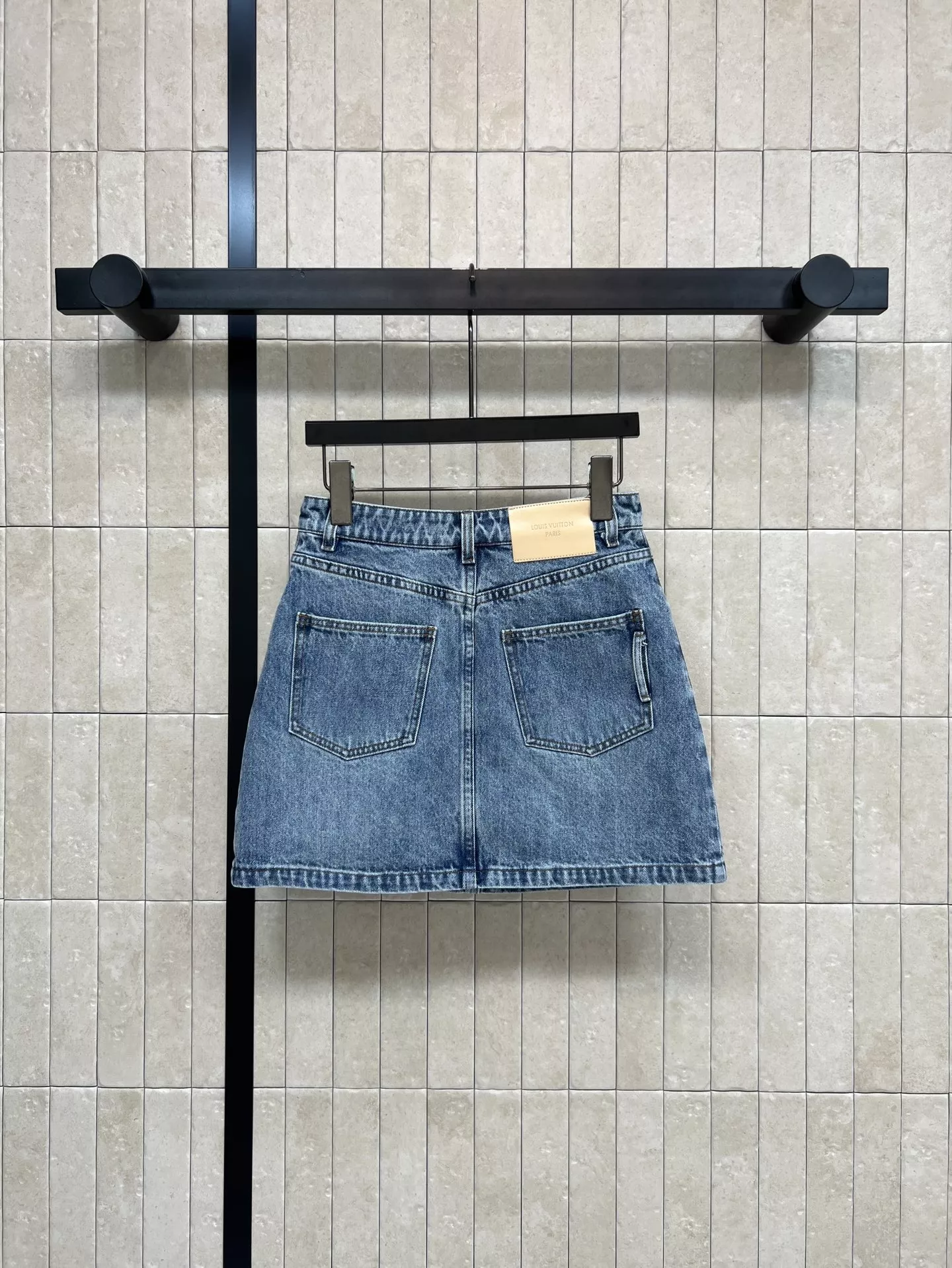 루이비통 워시드 자수 데님 스커트 상세 이미지 7