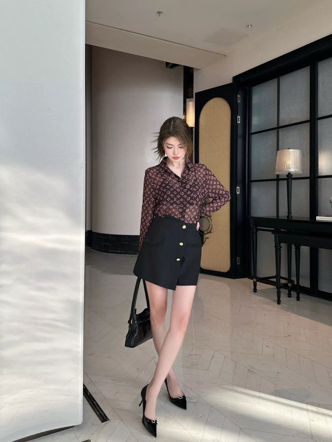 루이비통 모노그램 시스루 롱슬리브 셔츠 상세 이미지 21