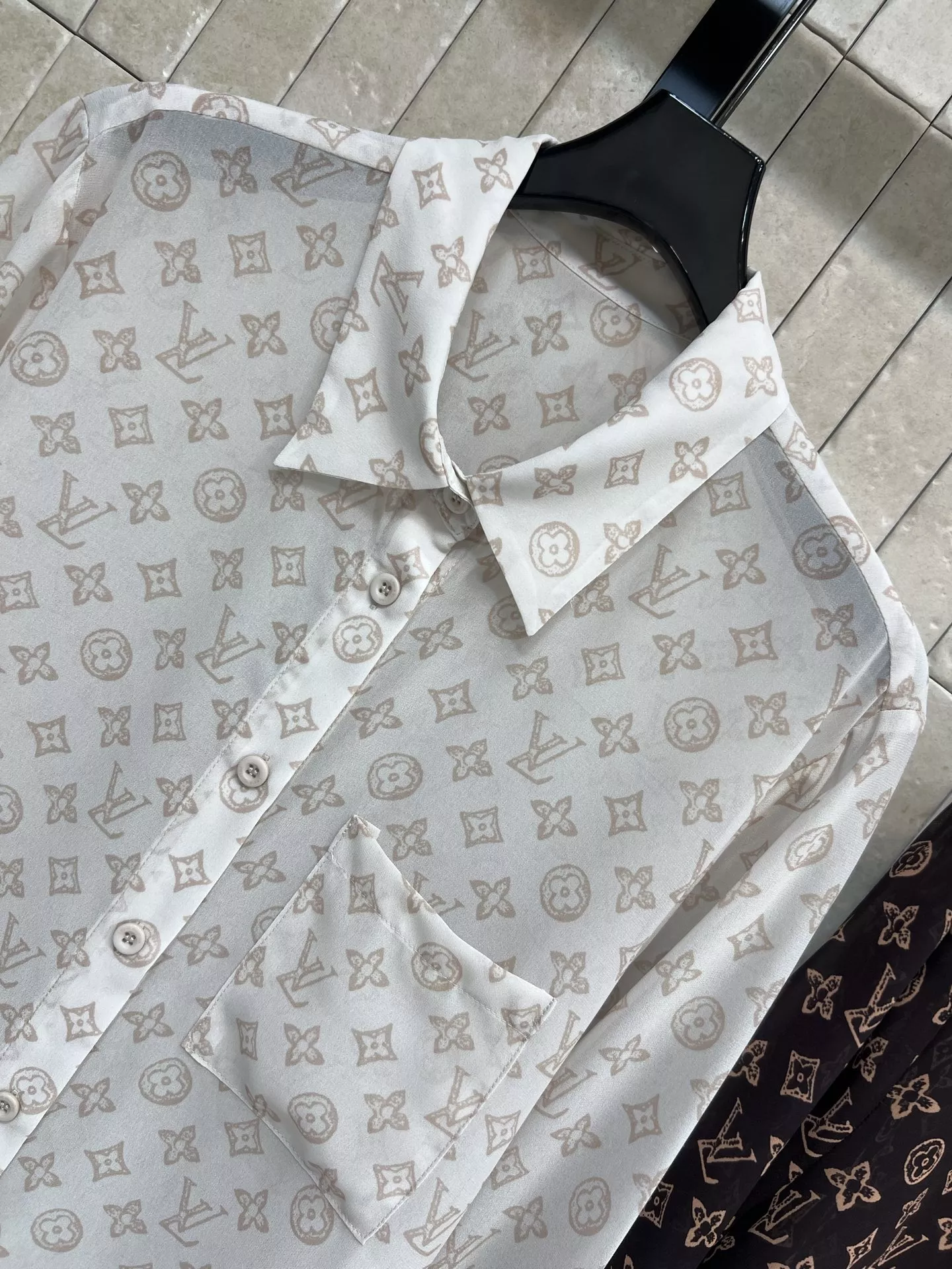 루이비통 모노그램 시스루 롱슬리브 셔츠 상세 이미지 2
